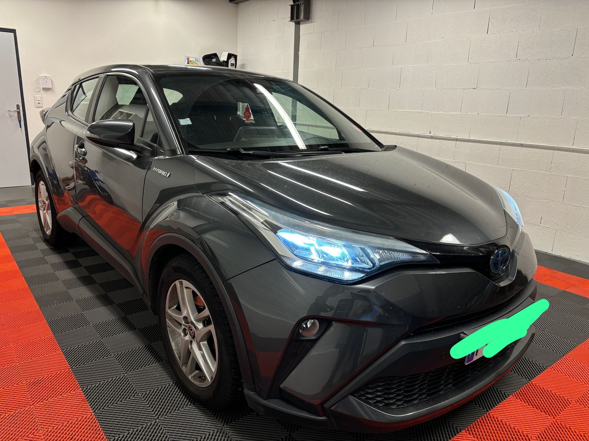 Toyota C-HR Hybrid avec Climatisation