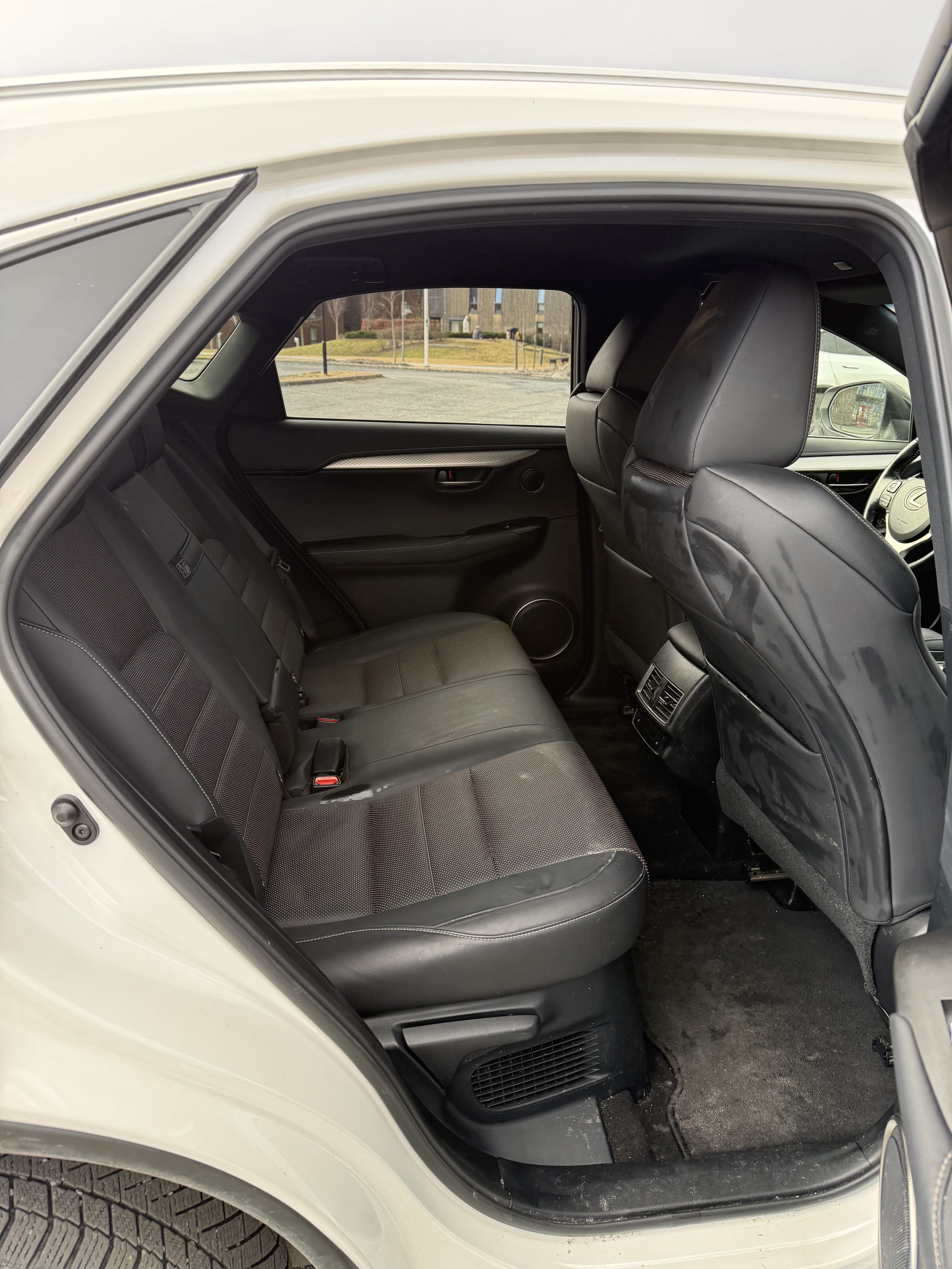 Lexus NX 300h med Vinterdekk