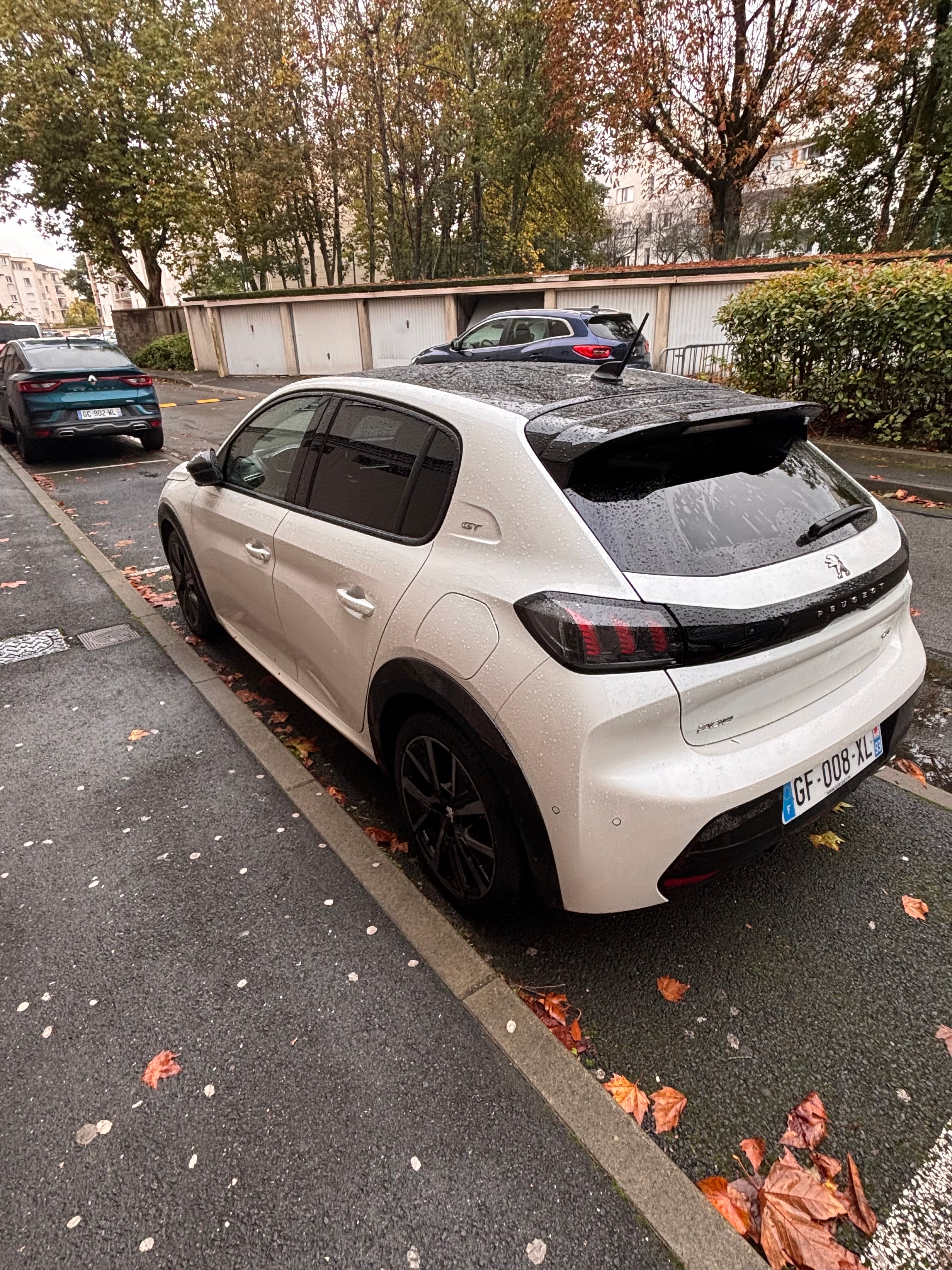 Peugeot 208 GT Line avec Climatisation