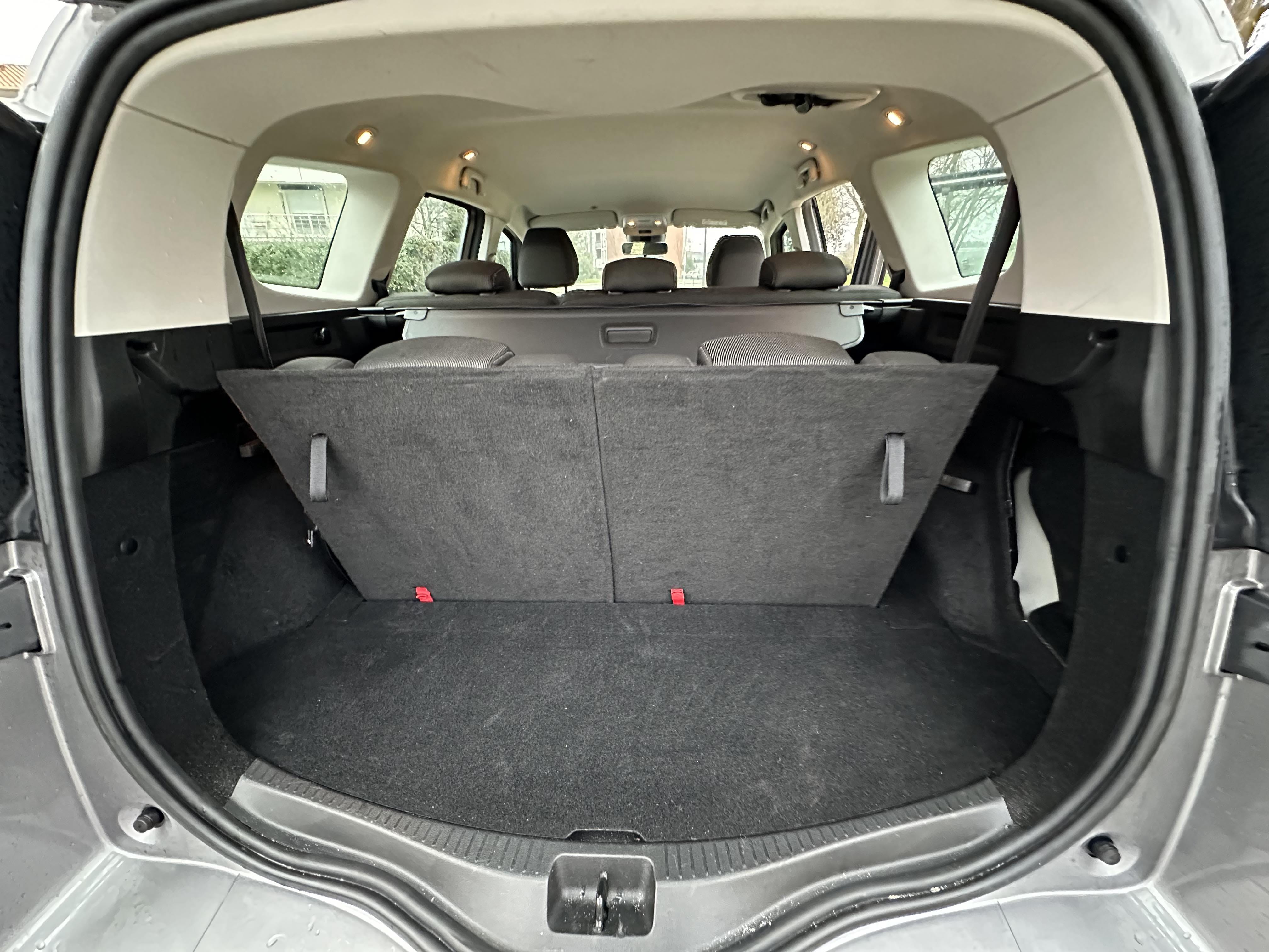 Renault Grand Scenic 110 cv