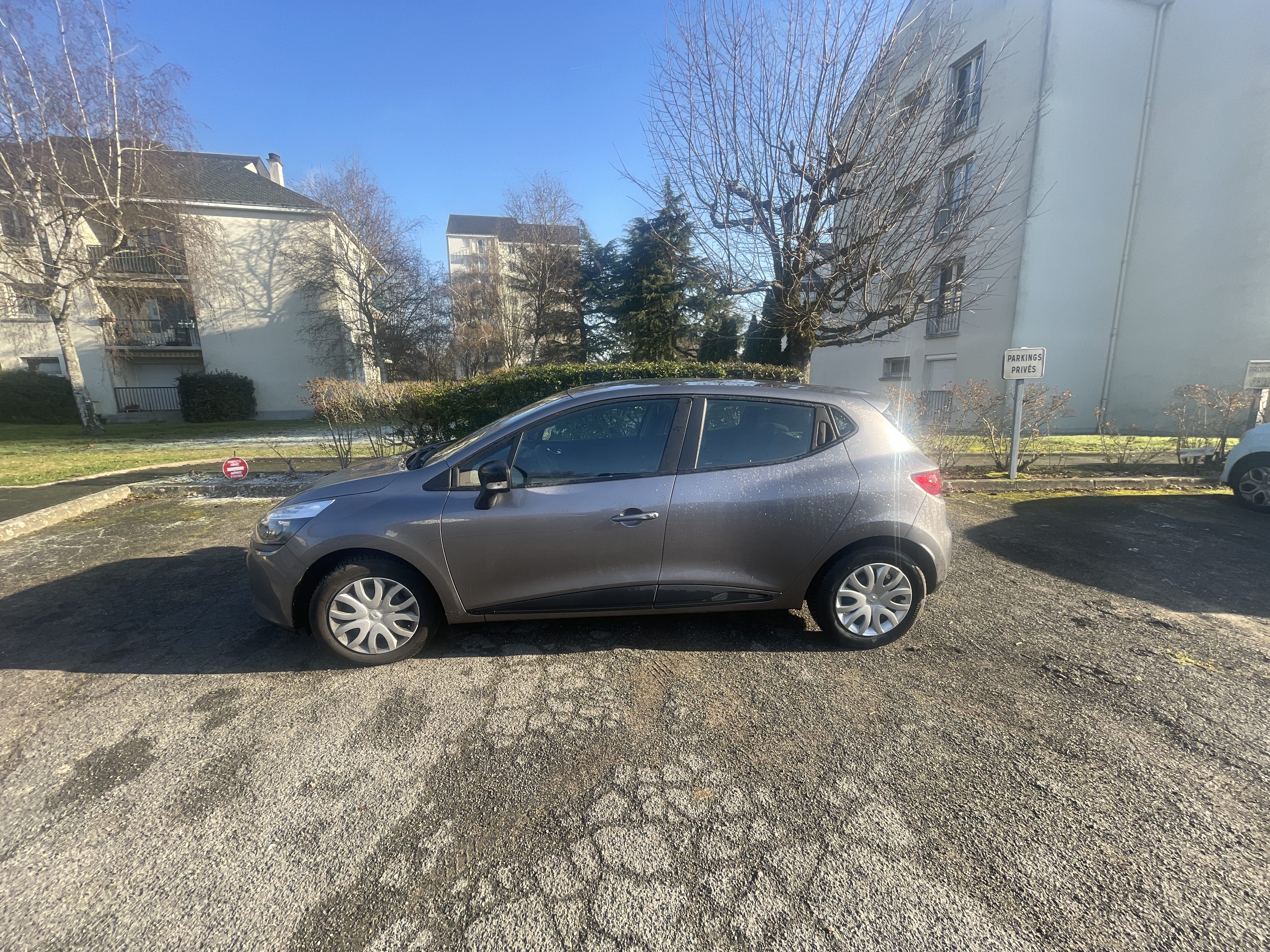 Renault Clio IV Zen 1.2 16V 75 avec Régulateur de vitesse