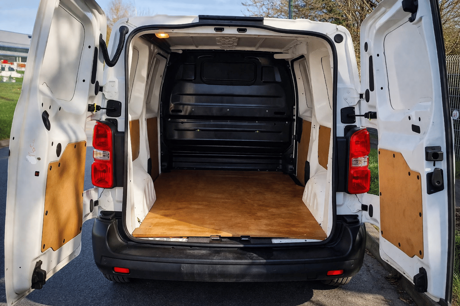 Citroen Jumpy JUMPY - EY399YJ- Taille M - 19ème avec Port USB