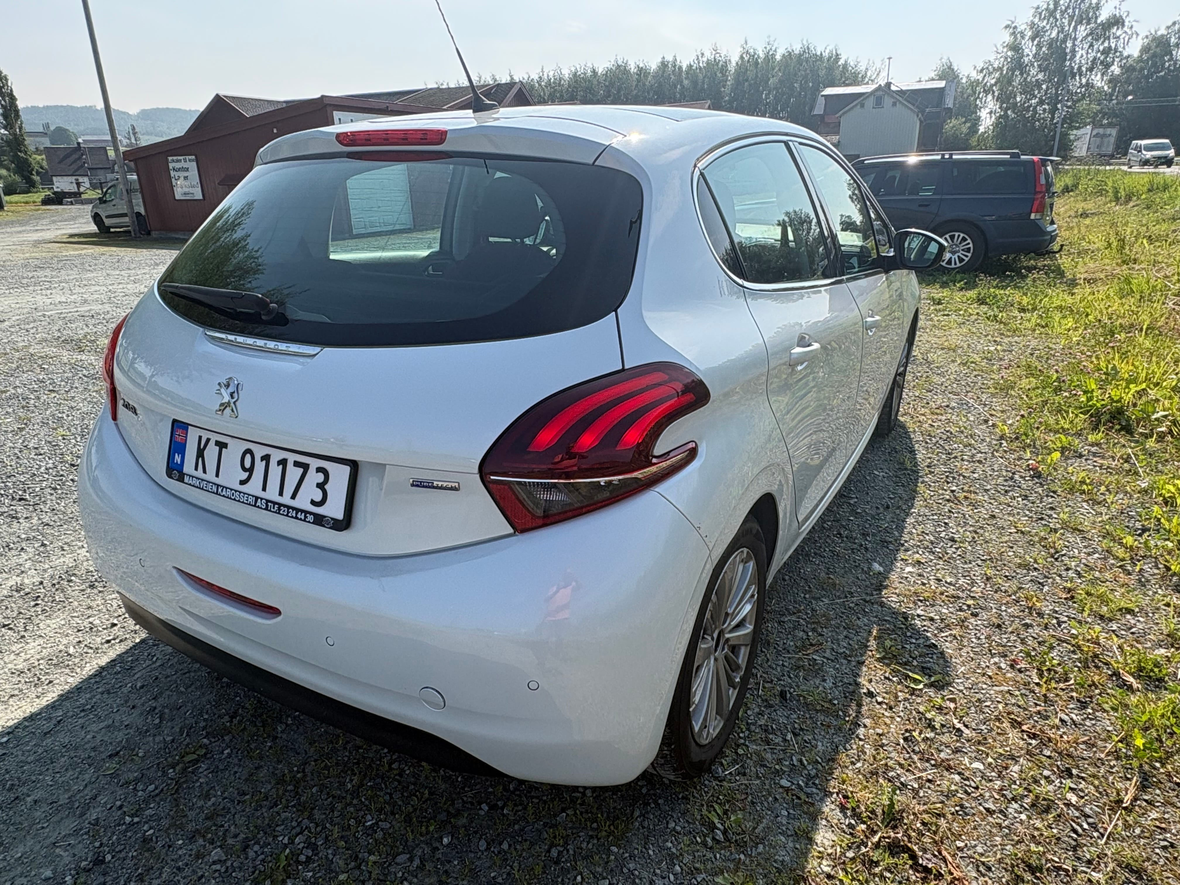 Peugeot 208 1.2 Allure med Bluetooth audio