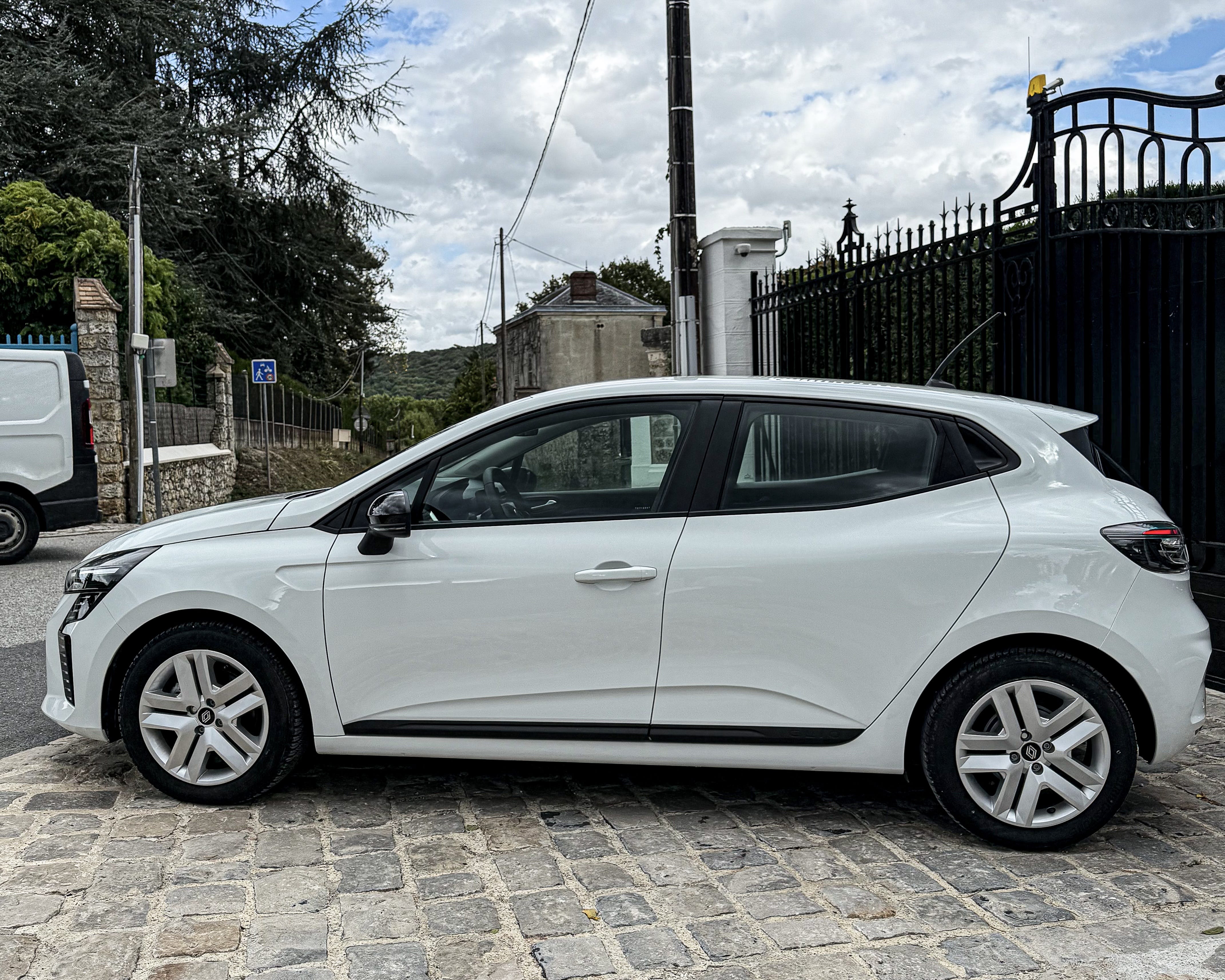 Renault Clio E-tech avec Climatisation