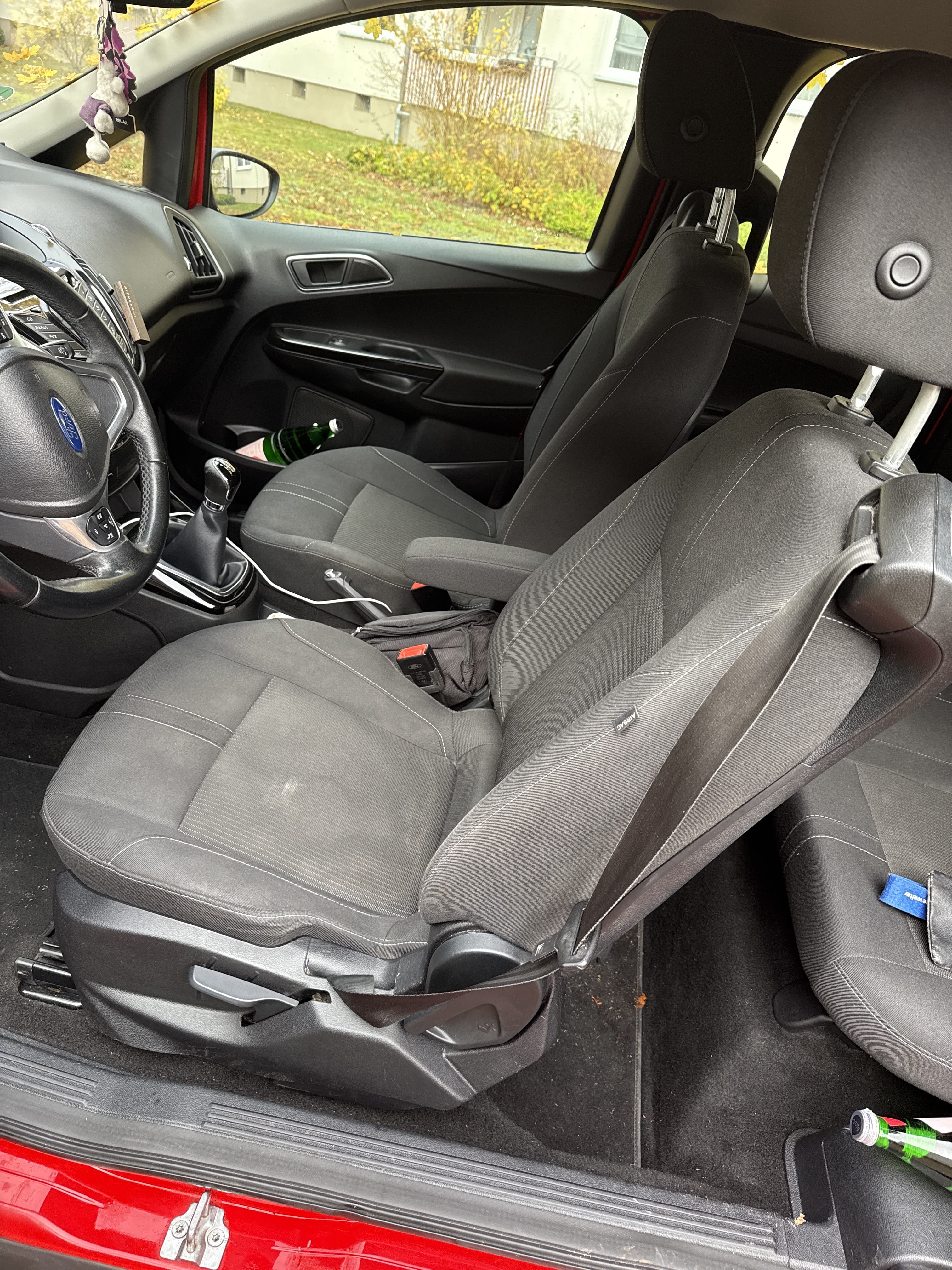 Ford B-Max mit Audio-/iPod-Zugang