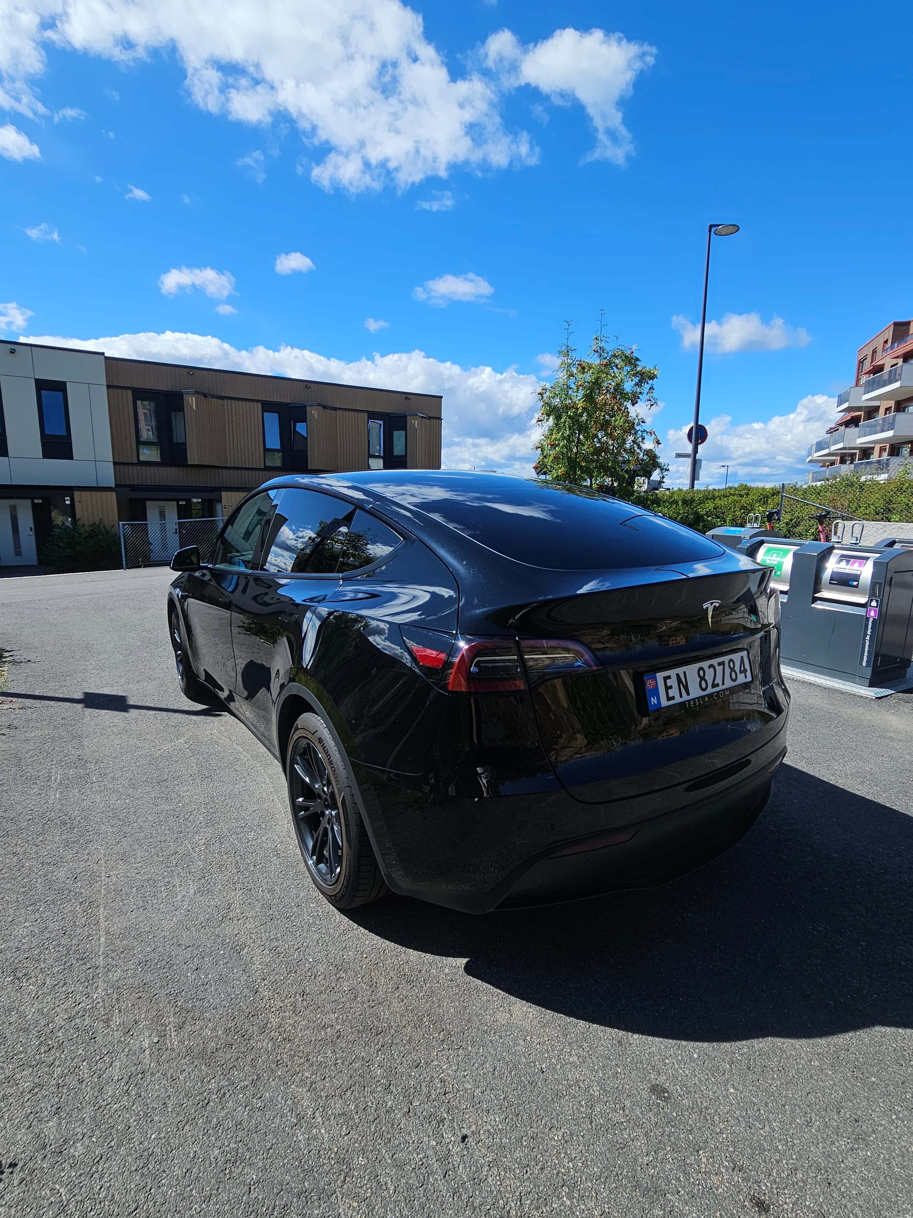 Tesla Model Y Long Range med Ryggekamera