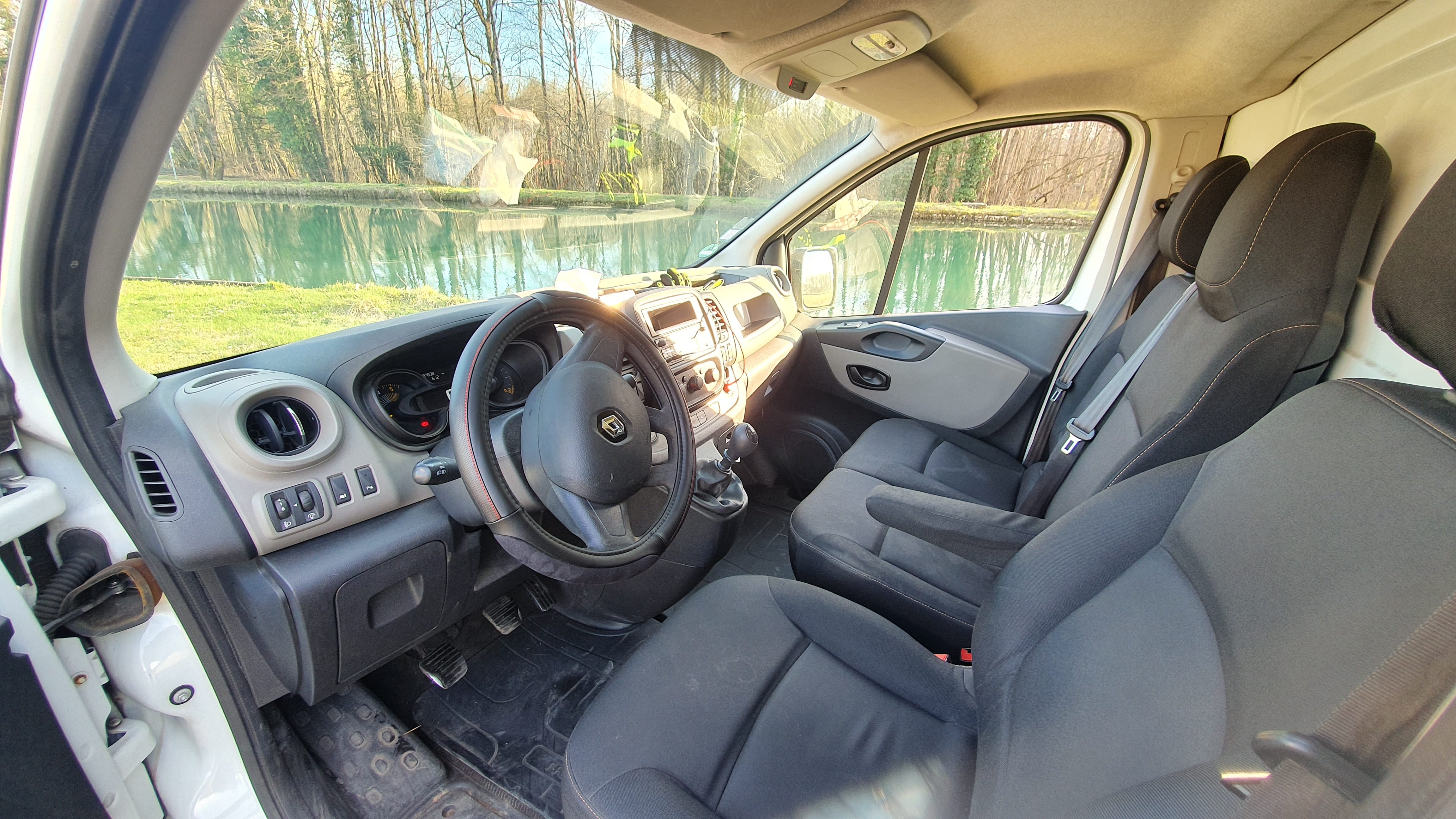 Renault Trafic Radar de Recul + Regul de Vitesse avec Entrée audio / iPod