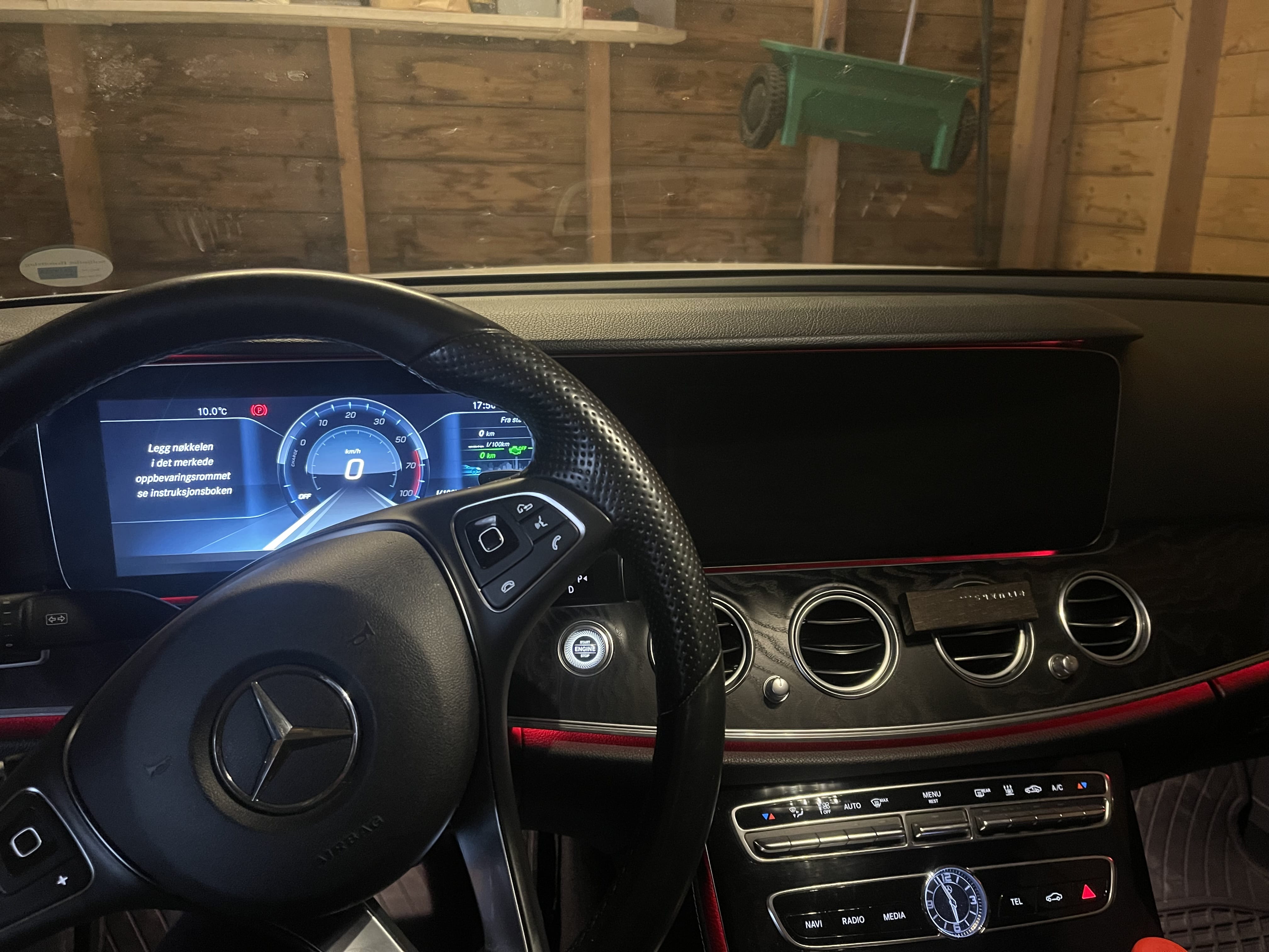 Mercedes-Benz E-Klasse med Bluetooth audio