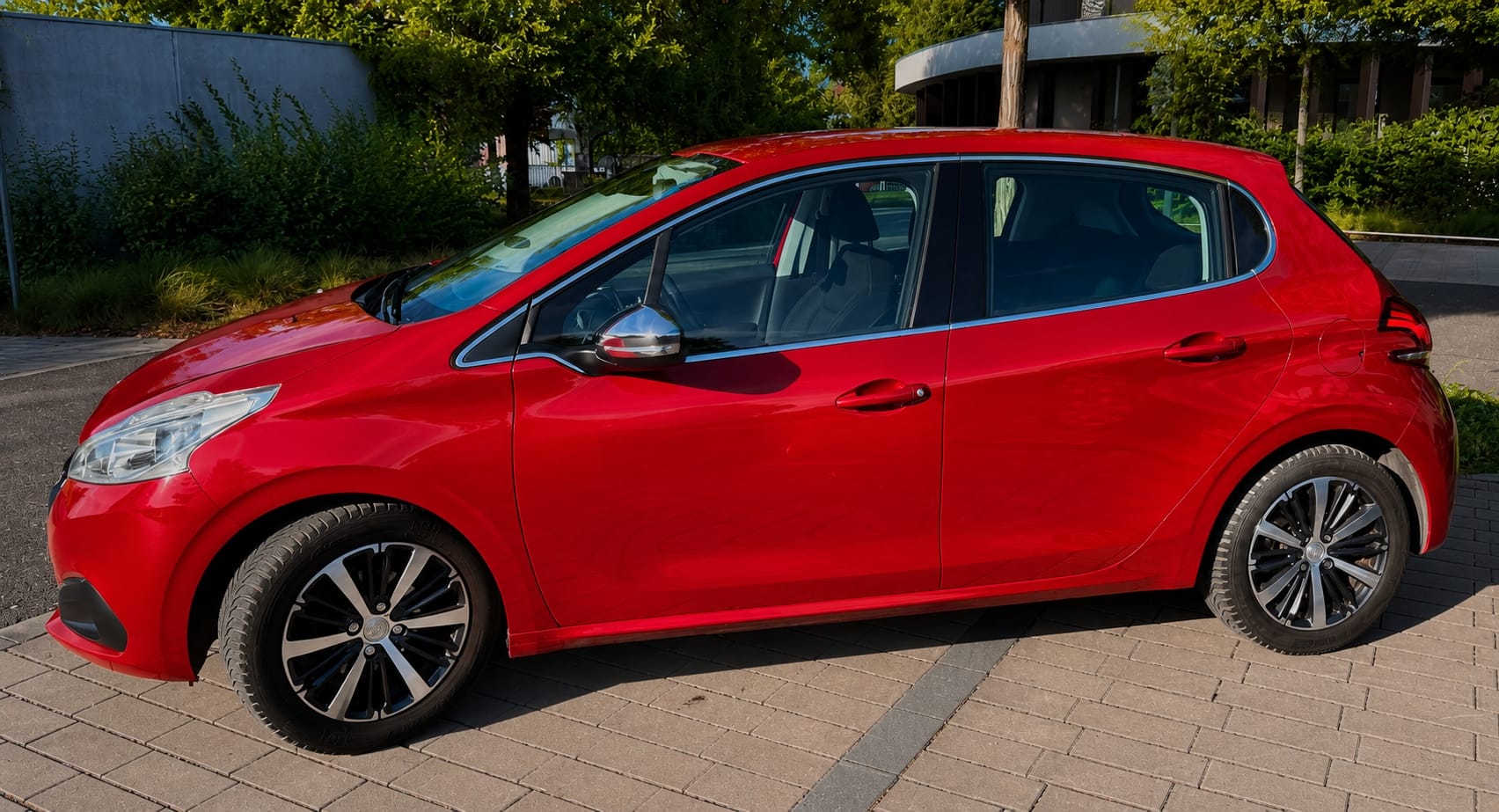 Peugeot 208 Allure 110 ch Essence avec Caméra de recul