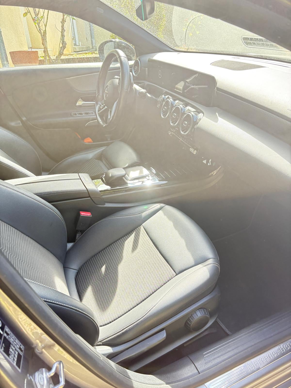 Mercedes-Benz Classe A 180 D PROGRESSIVE LINE 8G-DCT avec Apple CarPlay