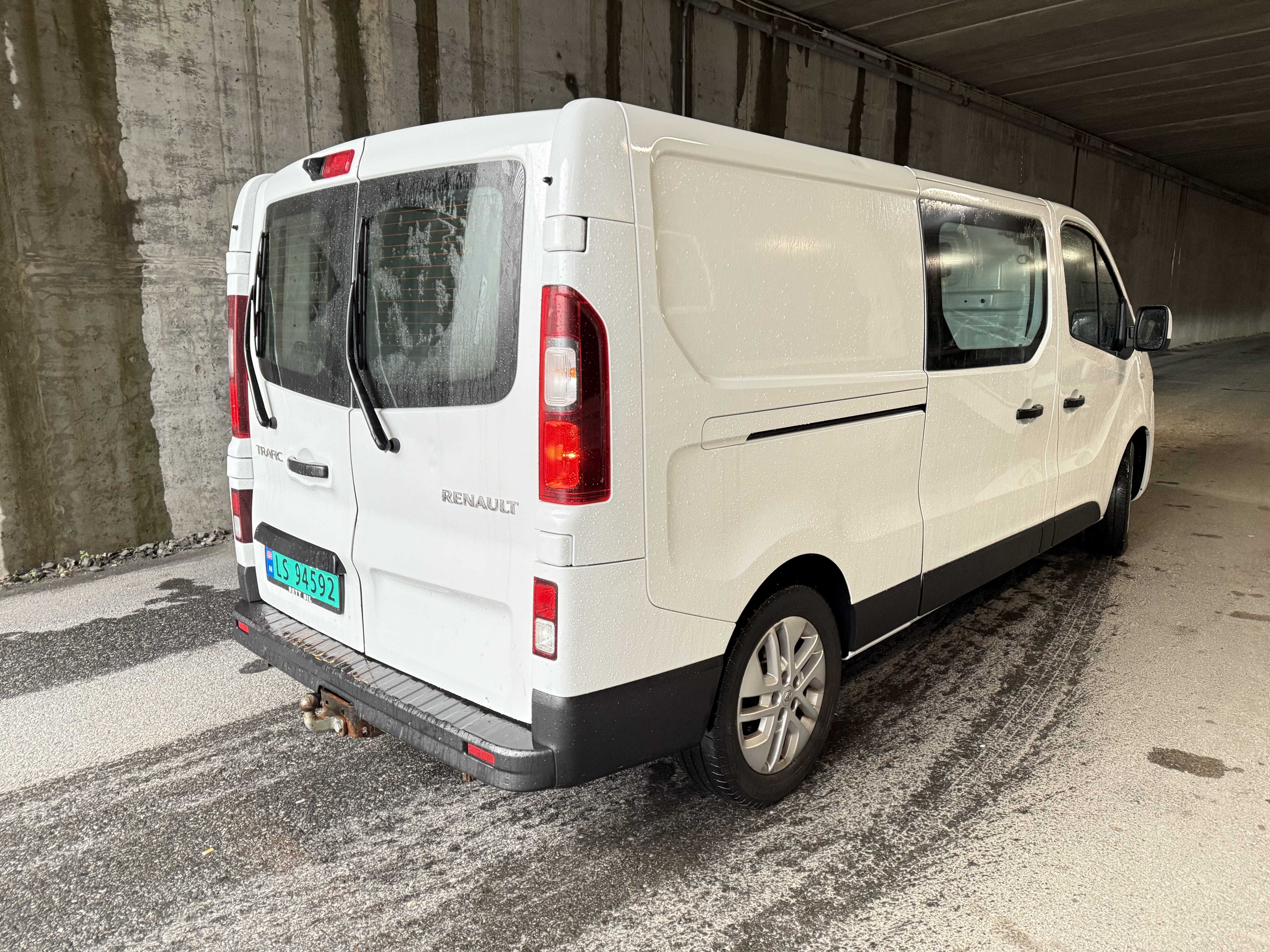 Renault Trafic med Tilhengerfeste