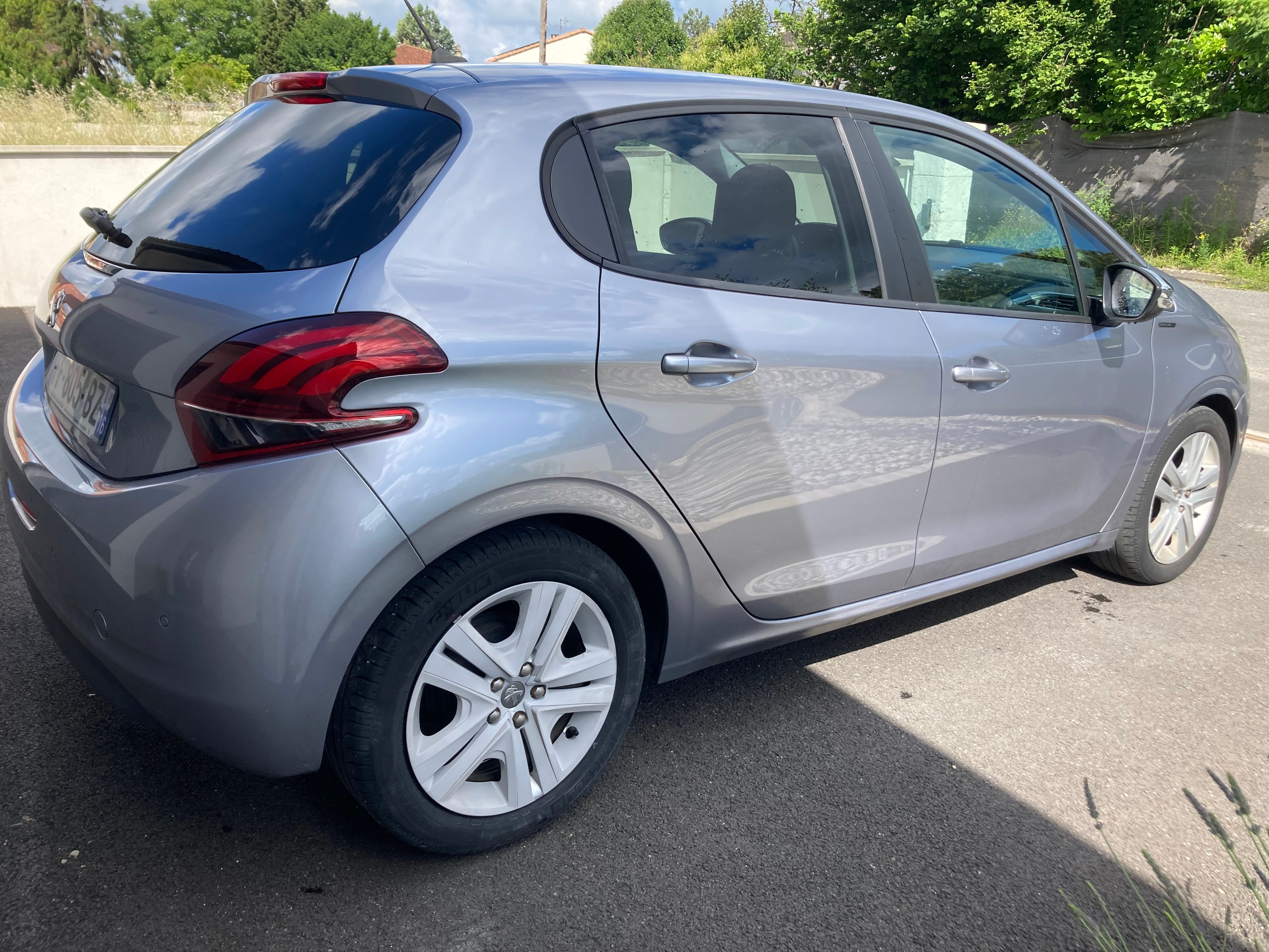 Peugeot 208 avec Régulateur de vitesse