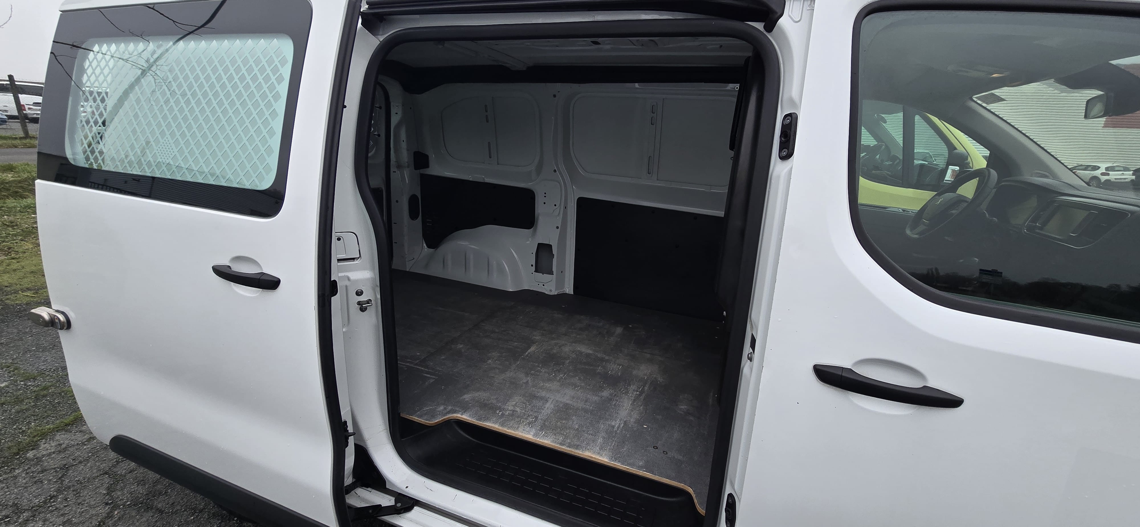 Peugeot Expert avec Android Auto