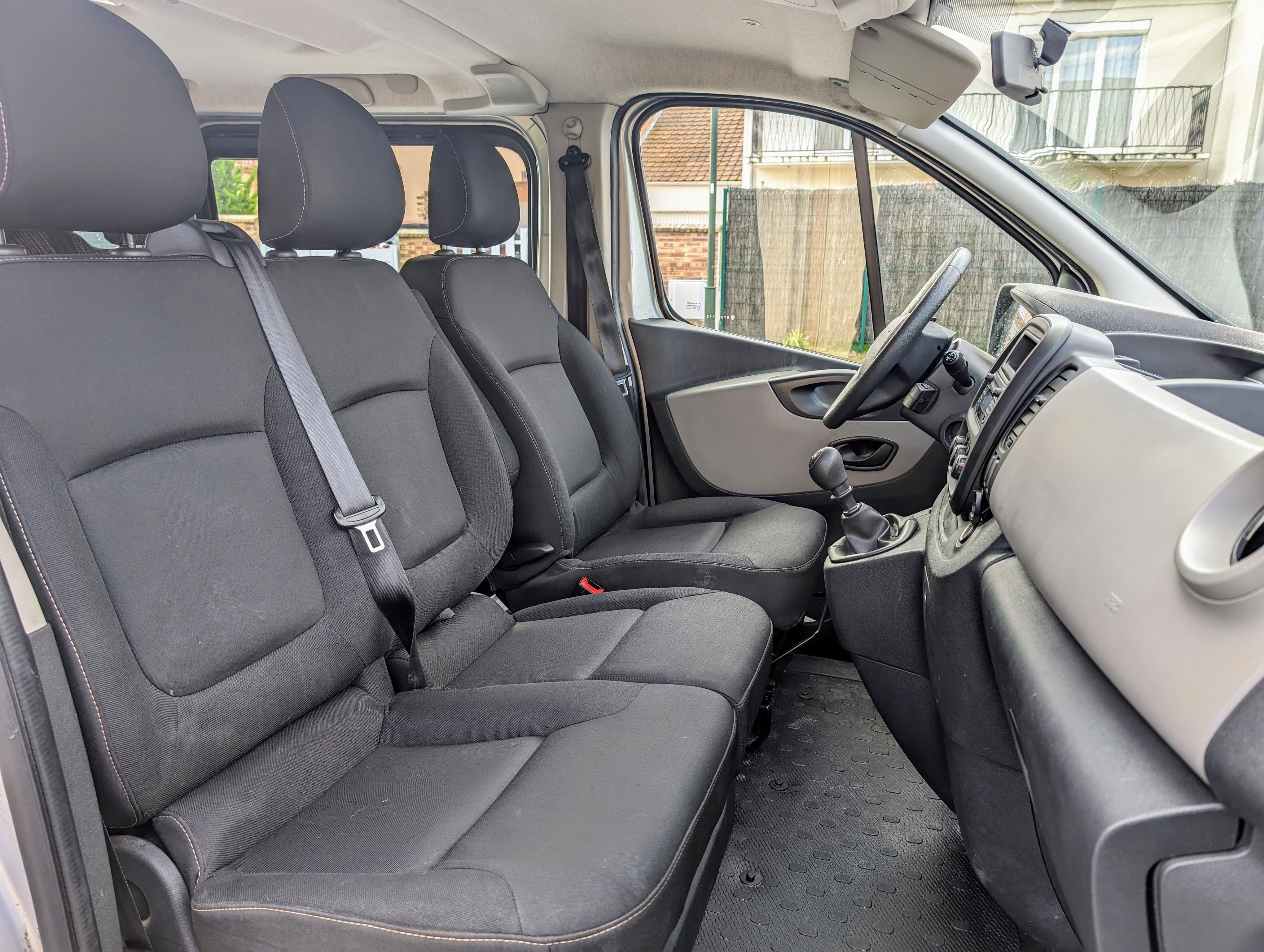 Renault Trafic Passenger Version XXL (grand coffre) avec Audio Bluetooth