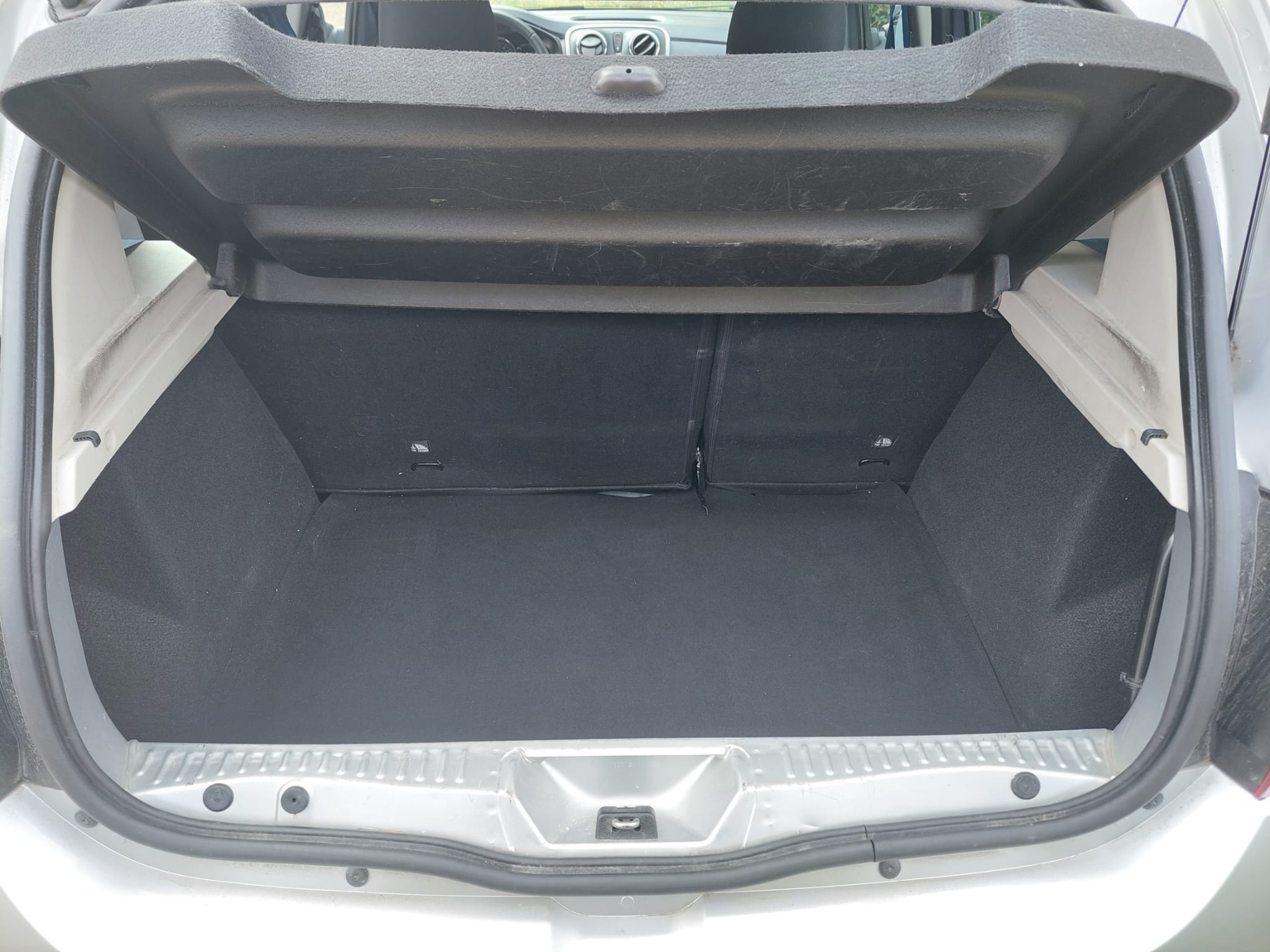 Dacia Sandero  Libre service 24/7 !!