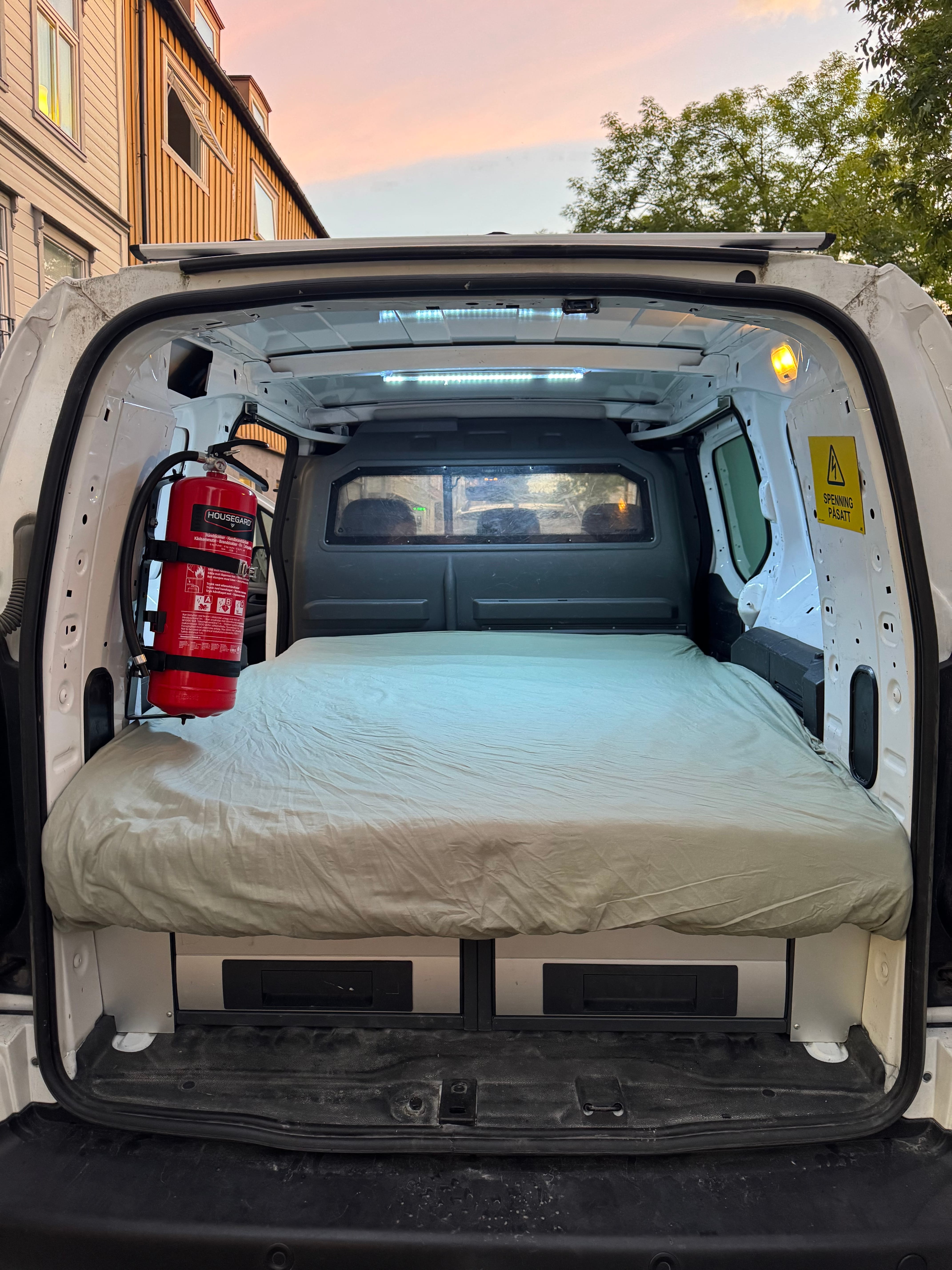 Peugeot Partner med Lydinngang