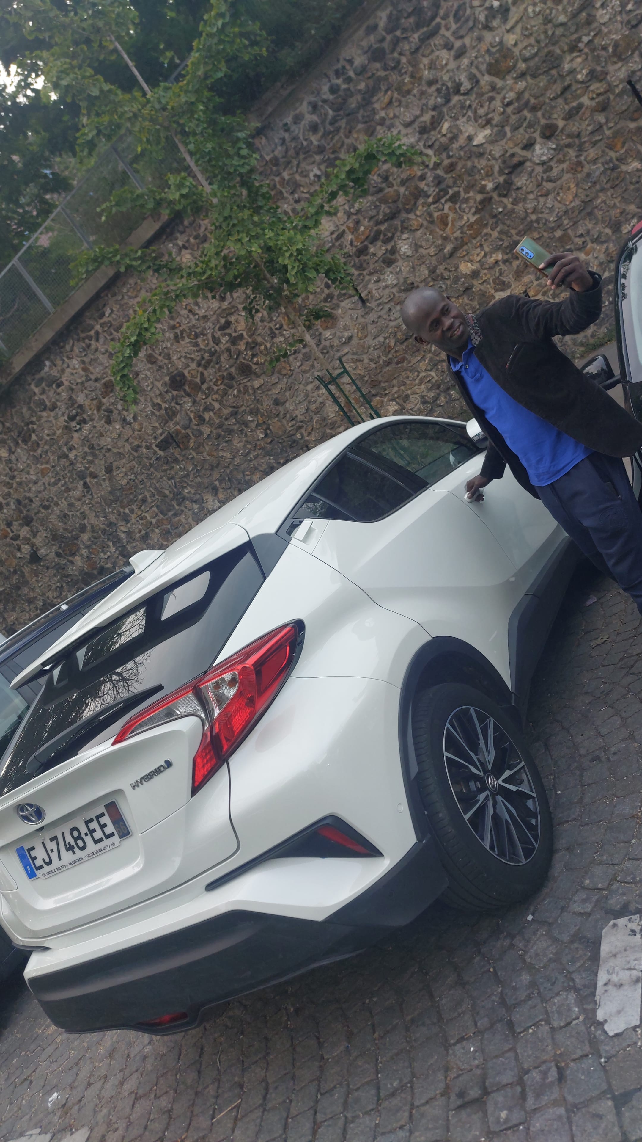 Toyota C-HR, 2017, Essence 95 / Elektrisch (hybride), automatisch