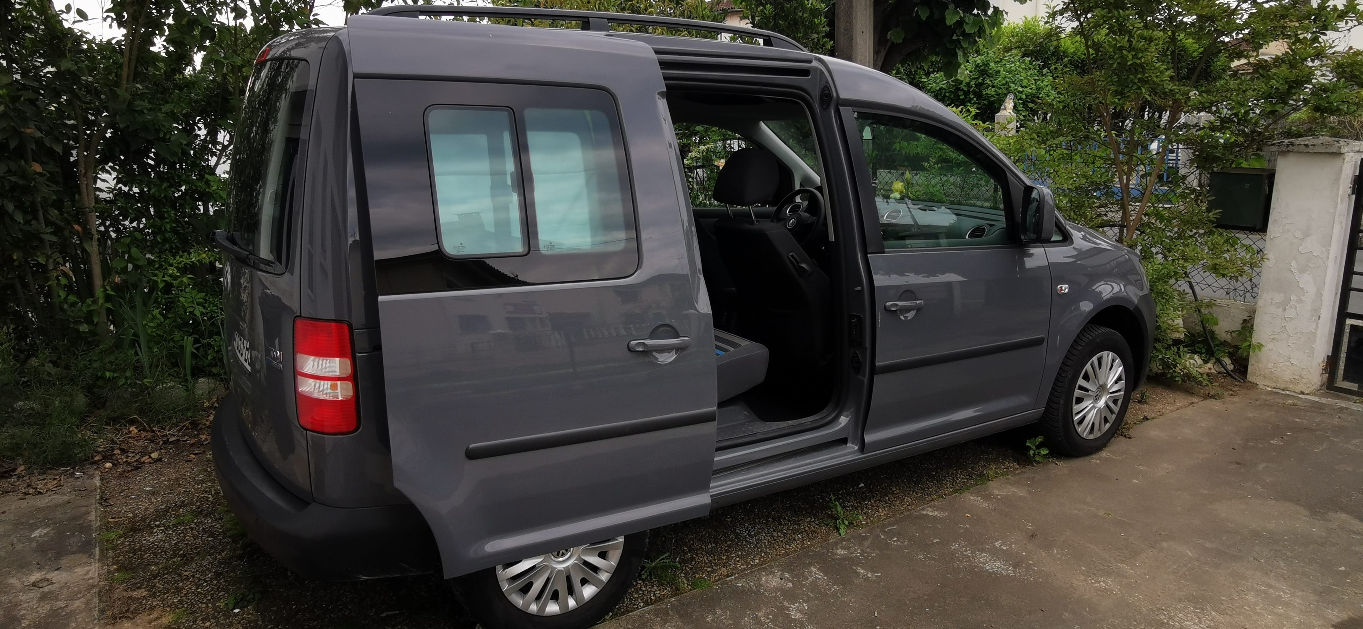 Volkswagen Caddy Tramper avec Pneus neige