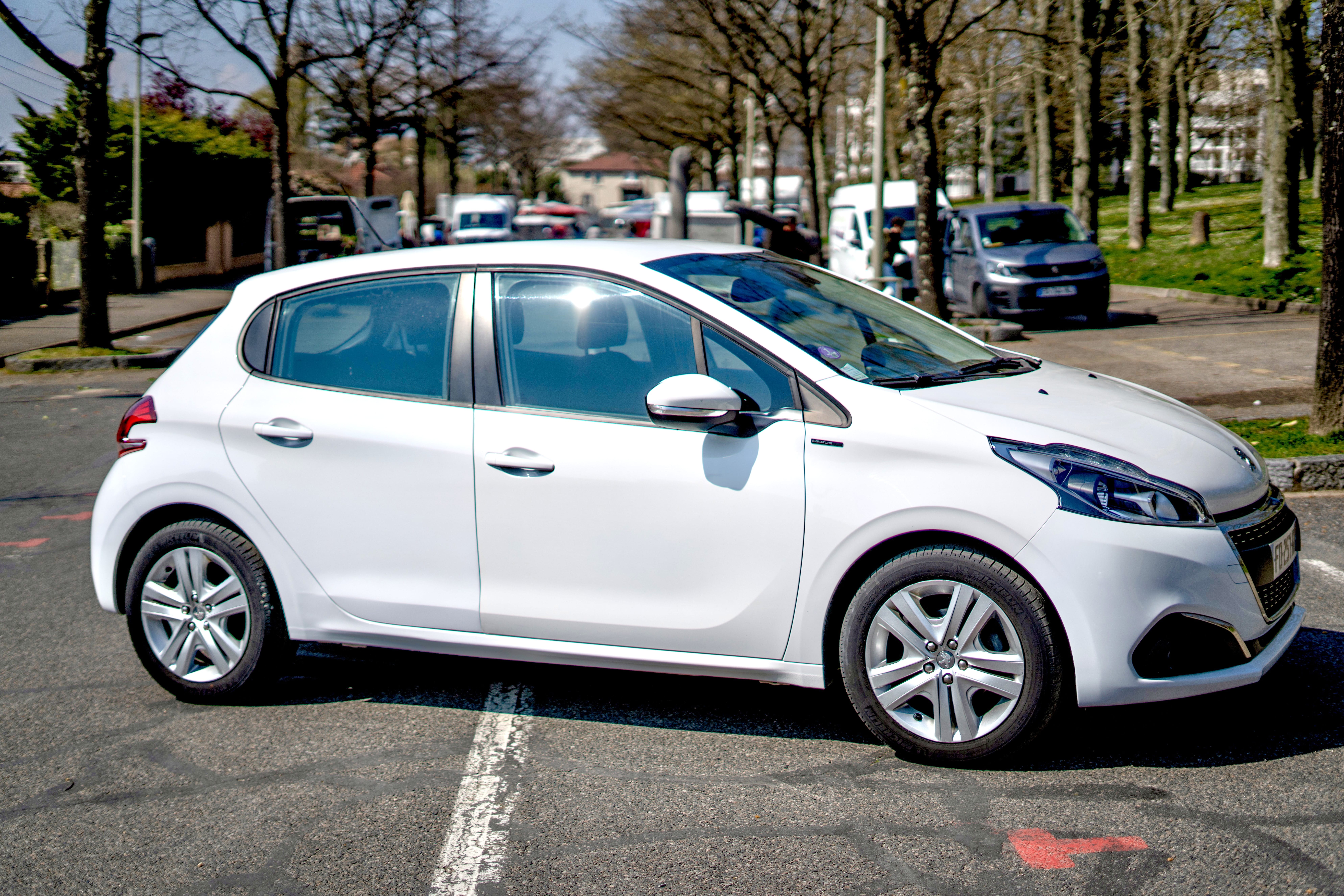 Peugeot 208, 2019, Essence 95