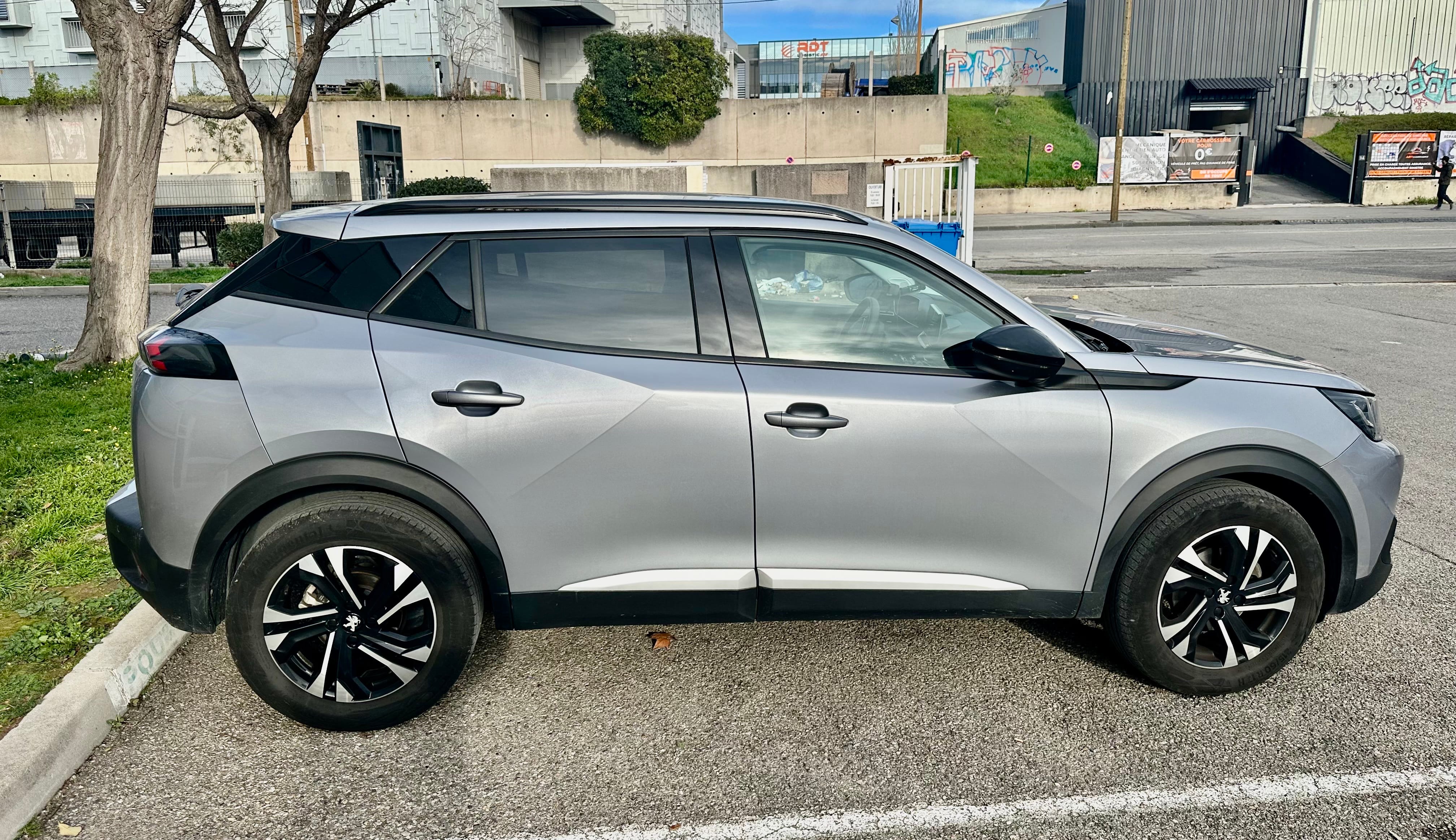 Peugeot 2008 II 130cv STYLE essence avec Climatisation