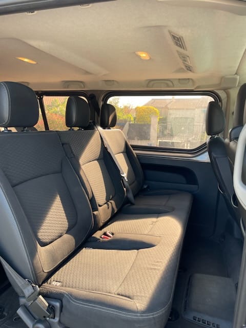 Opel Vivaro Combi avec Siège bébé