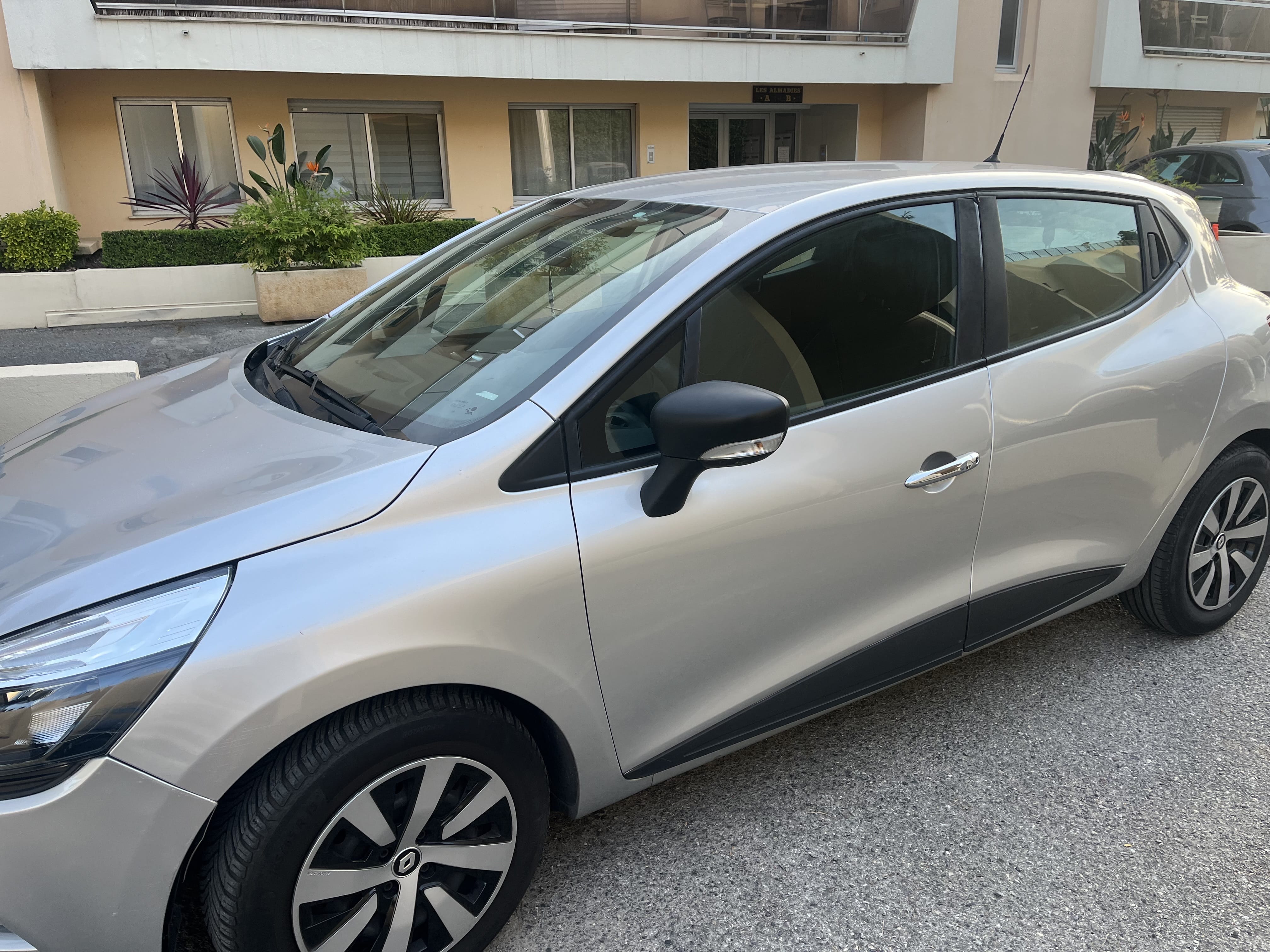Renault Clio avec Climatisation