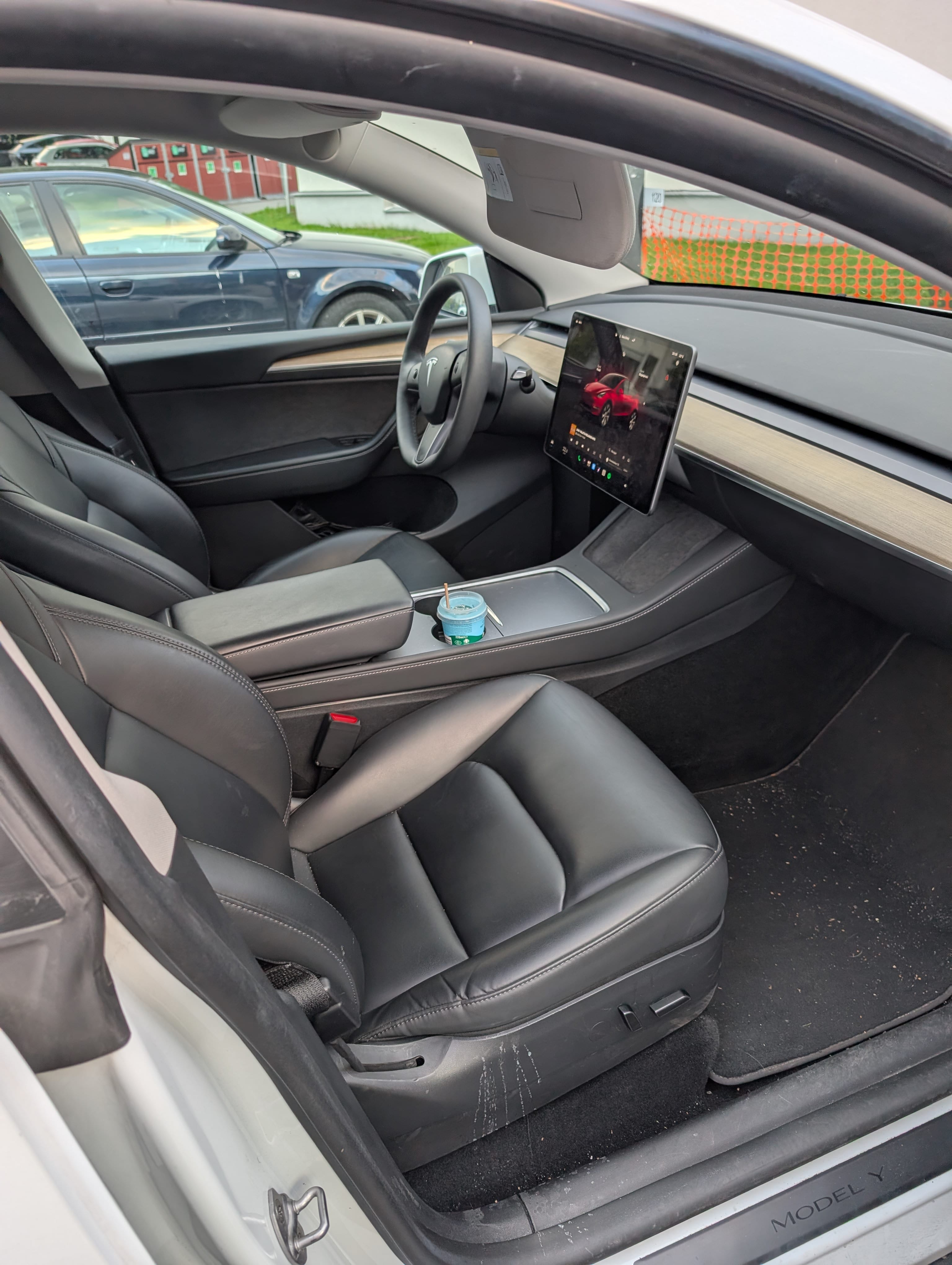 Tesla Model Y Standard Range with GPS