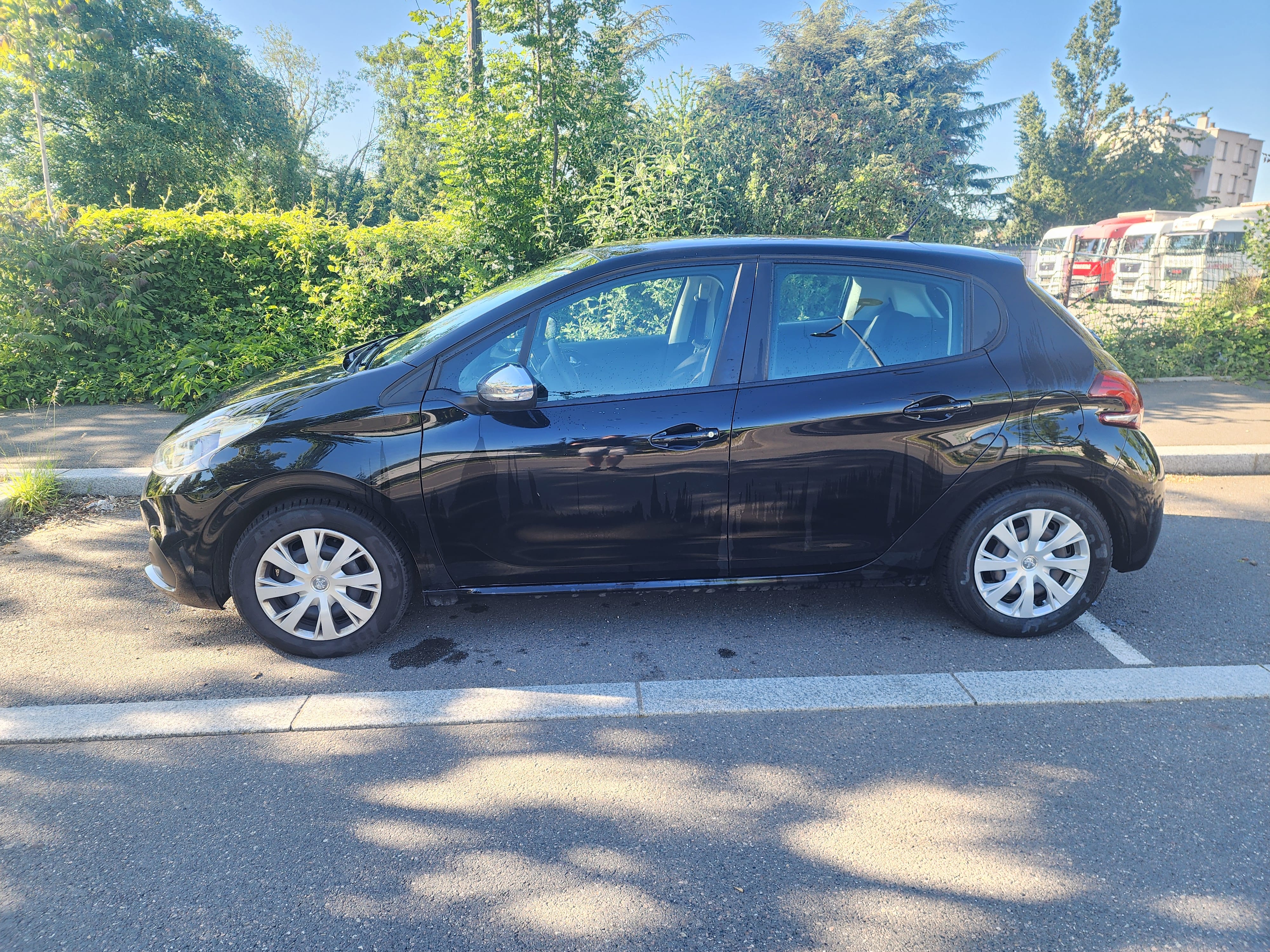 Peugeot 208 Connecté 24h/24h avec Climatisation
