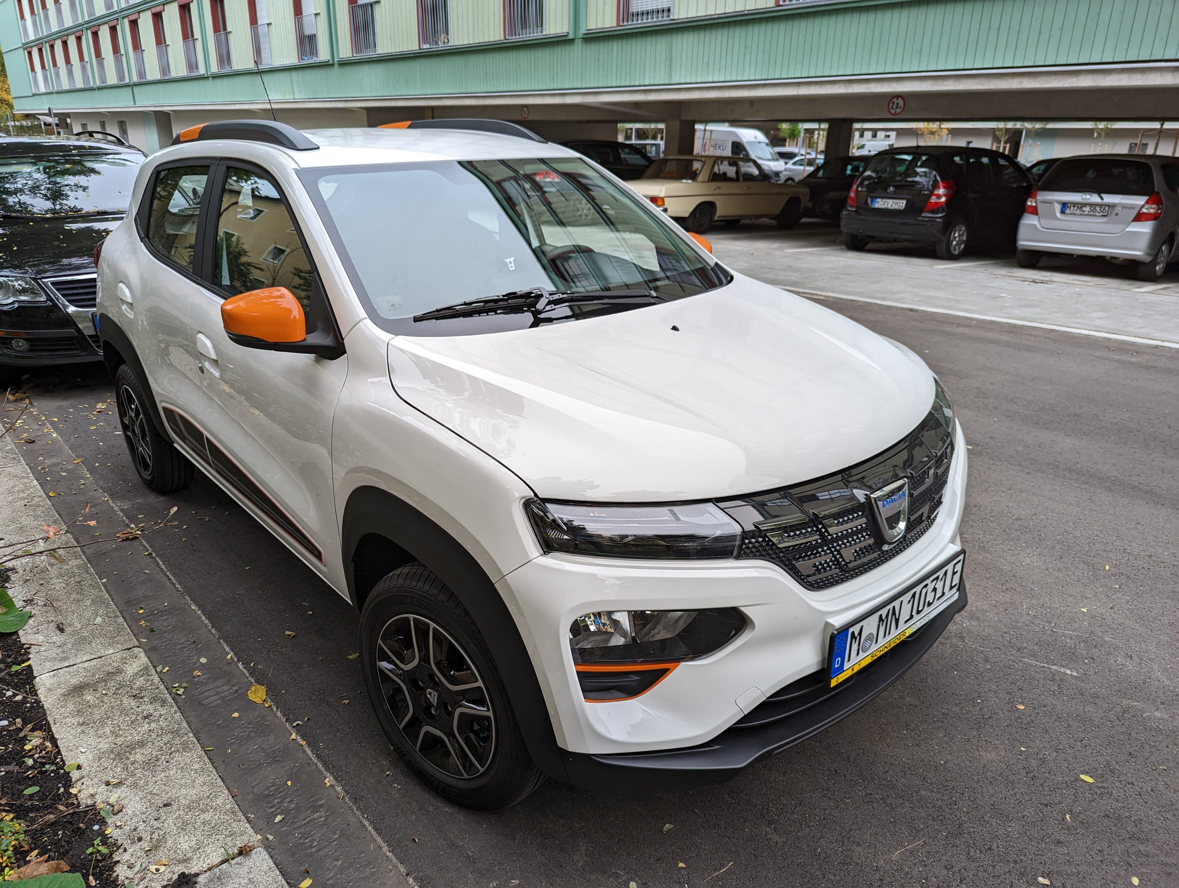 Dacia Spring Comfort Plus Elektro Öko mit Bluetooth-Audio