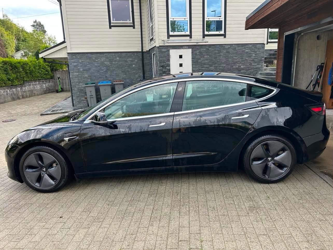 Tesla Model 3 med Aircondition