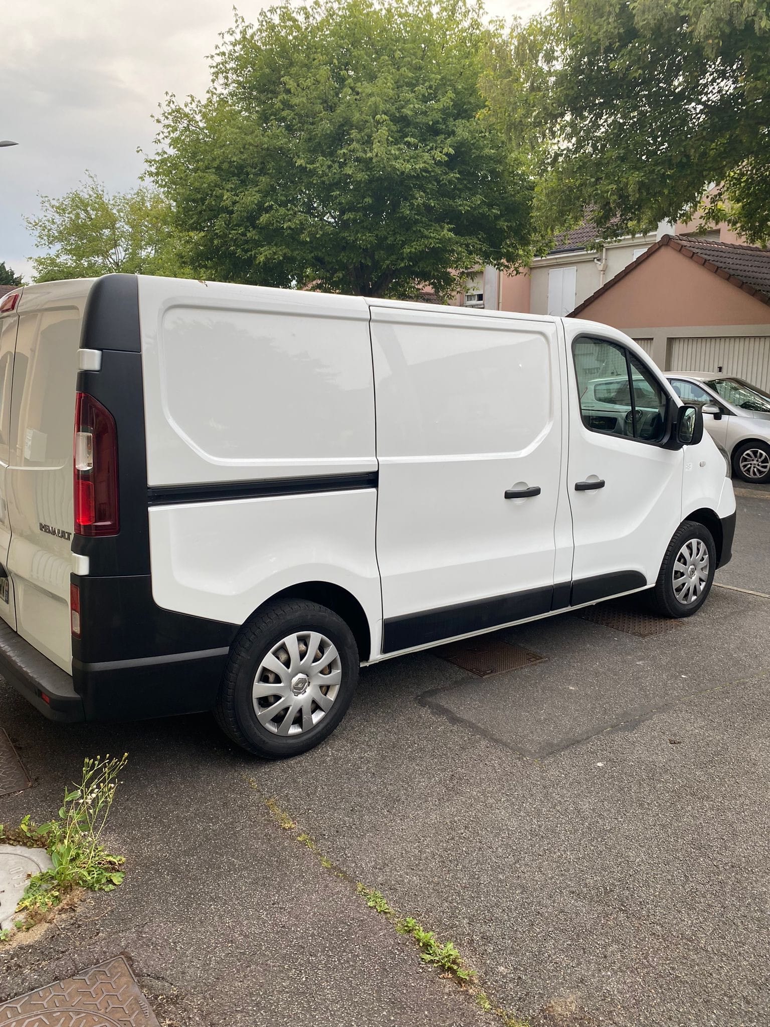 Renault Trafic Stationnement GRATUIT Clichy avec Climatisation