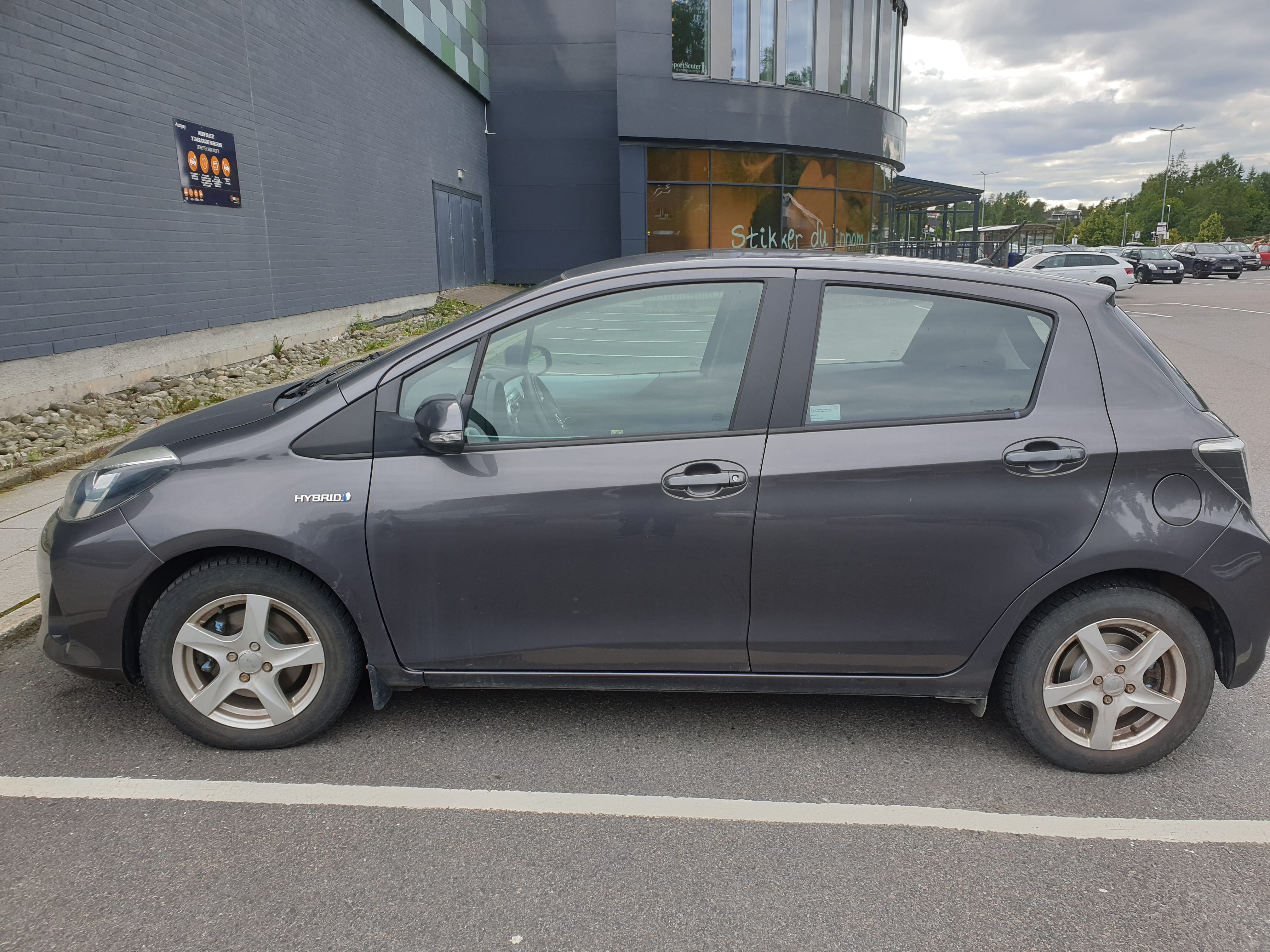 Toyota Yaris Hybrid med Aircondition