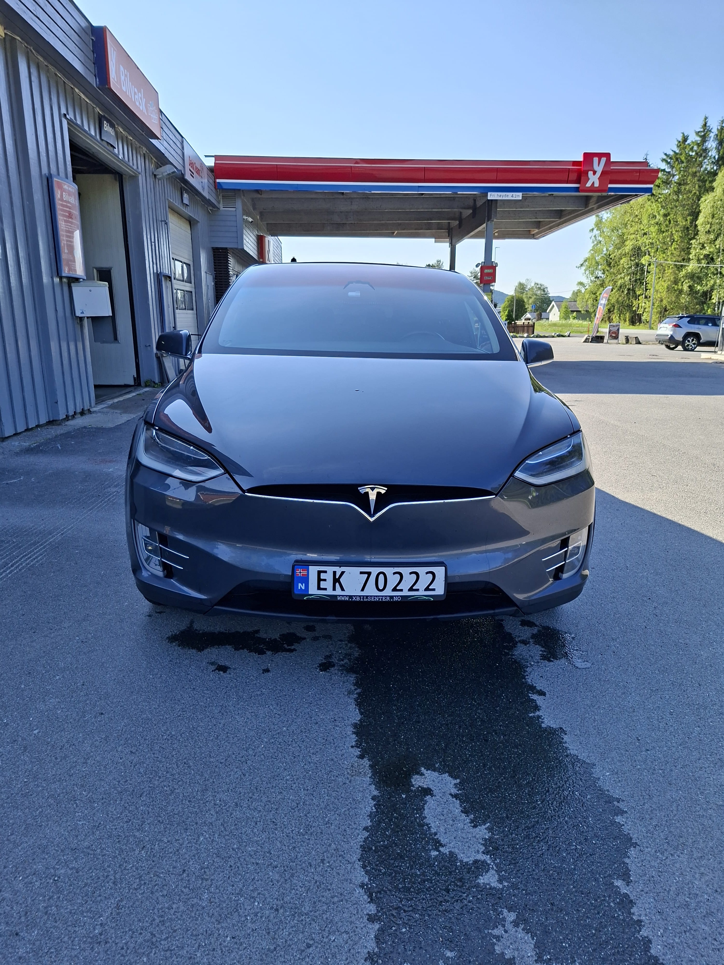 Tesla Model X 75d med Bluetooth audio
