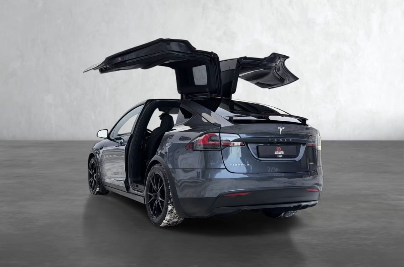Tesla Model X 100D med Ryggekamera