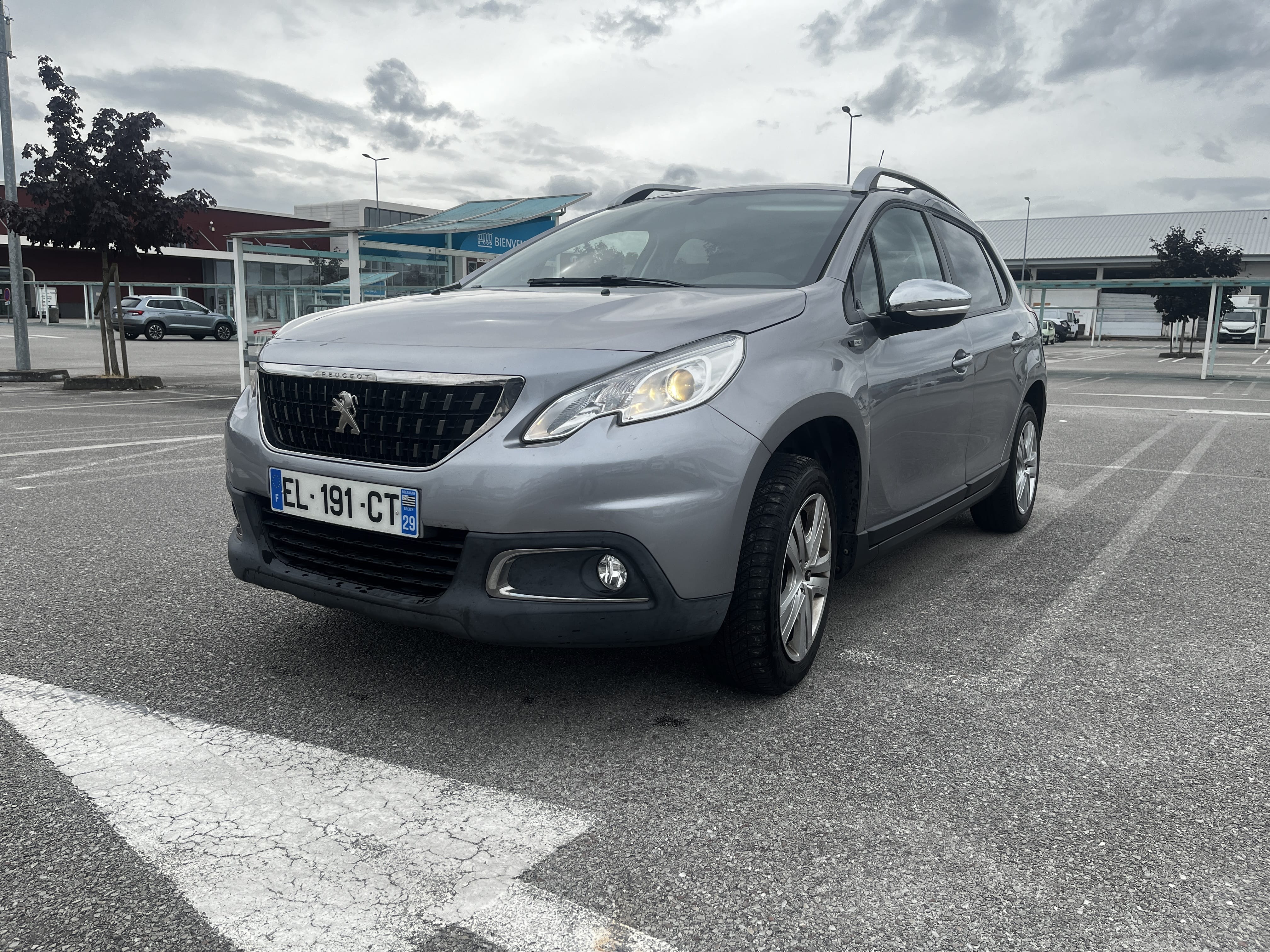 Peugeot 2008, 2017, Essence 98