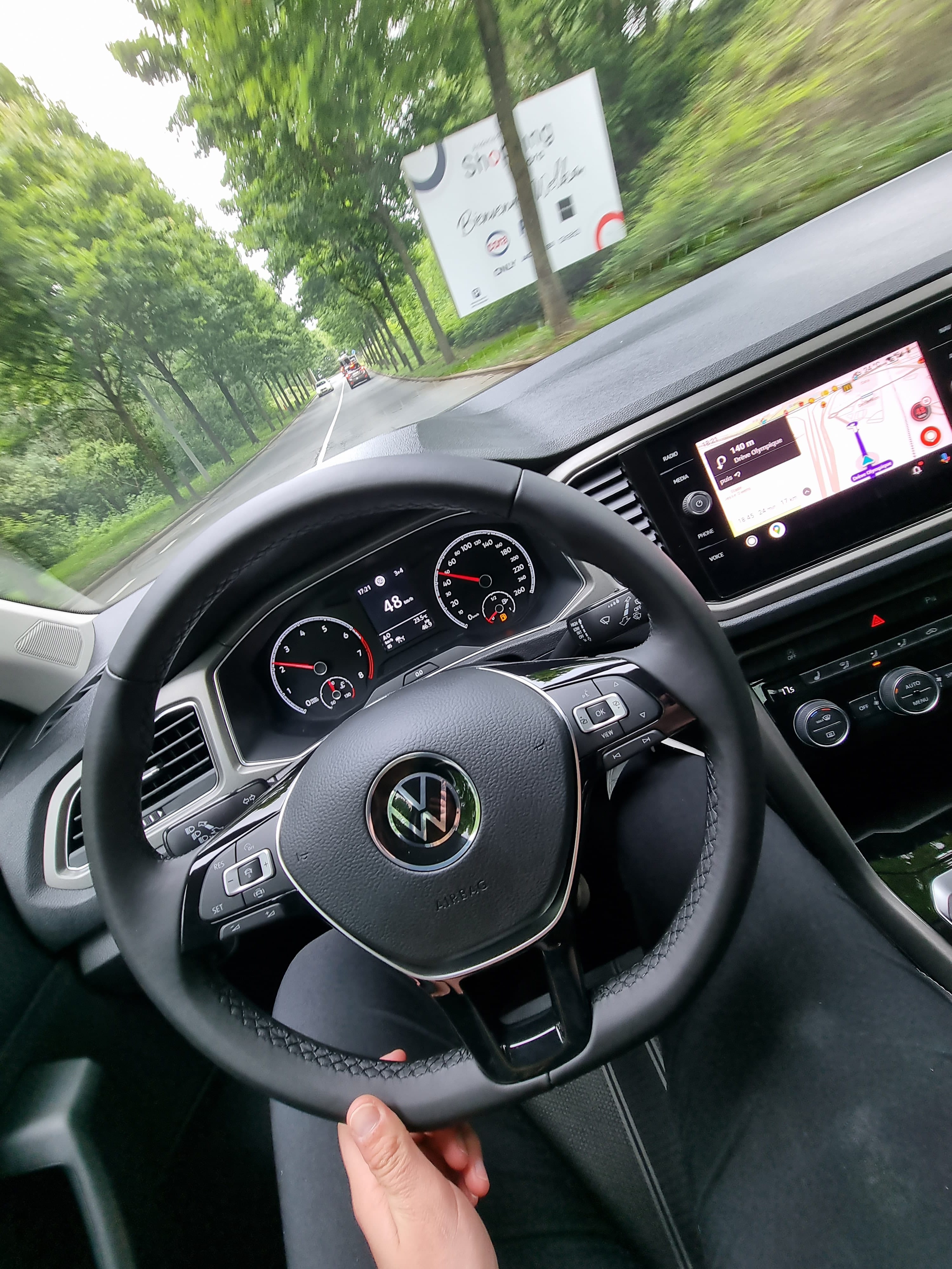 Volkswagen T-Roc 110 Tsi met Bluetooth audio