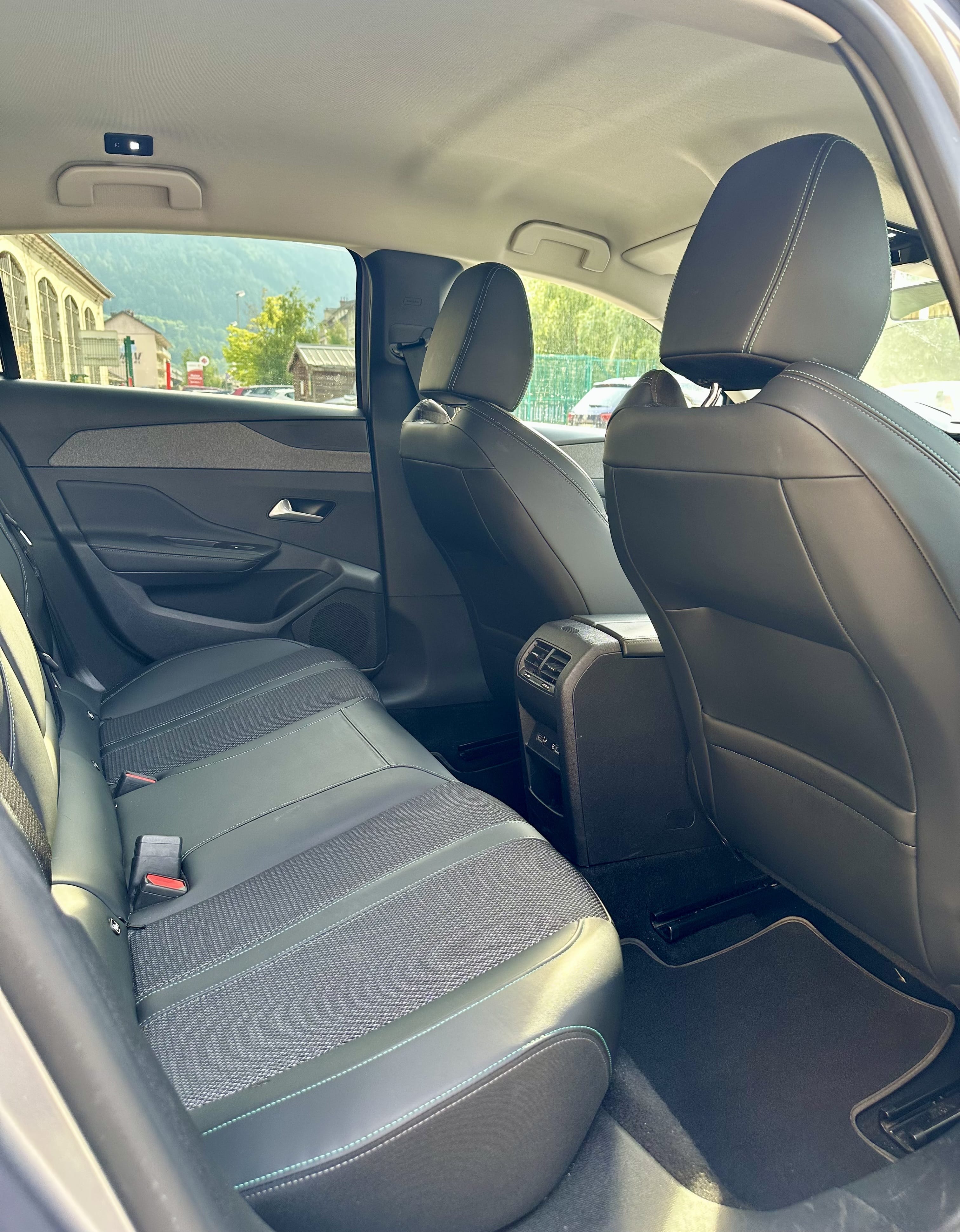 Peugeot 308 1.2 avec Apple CarPlay