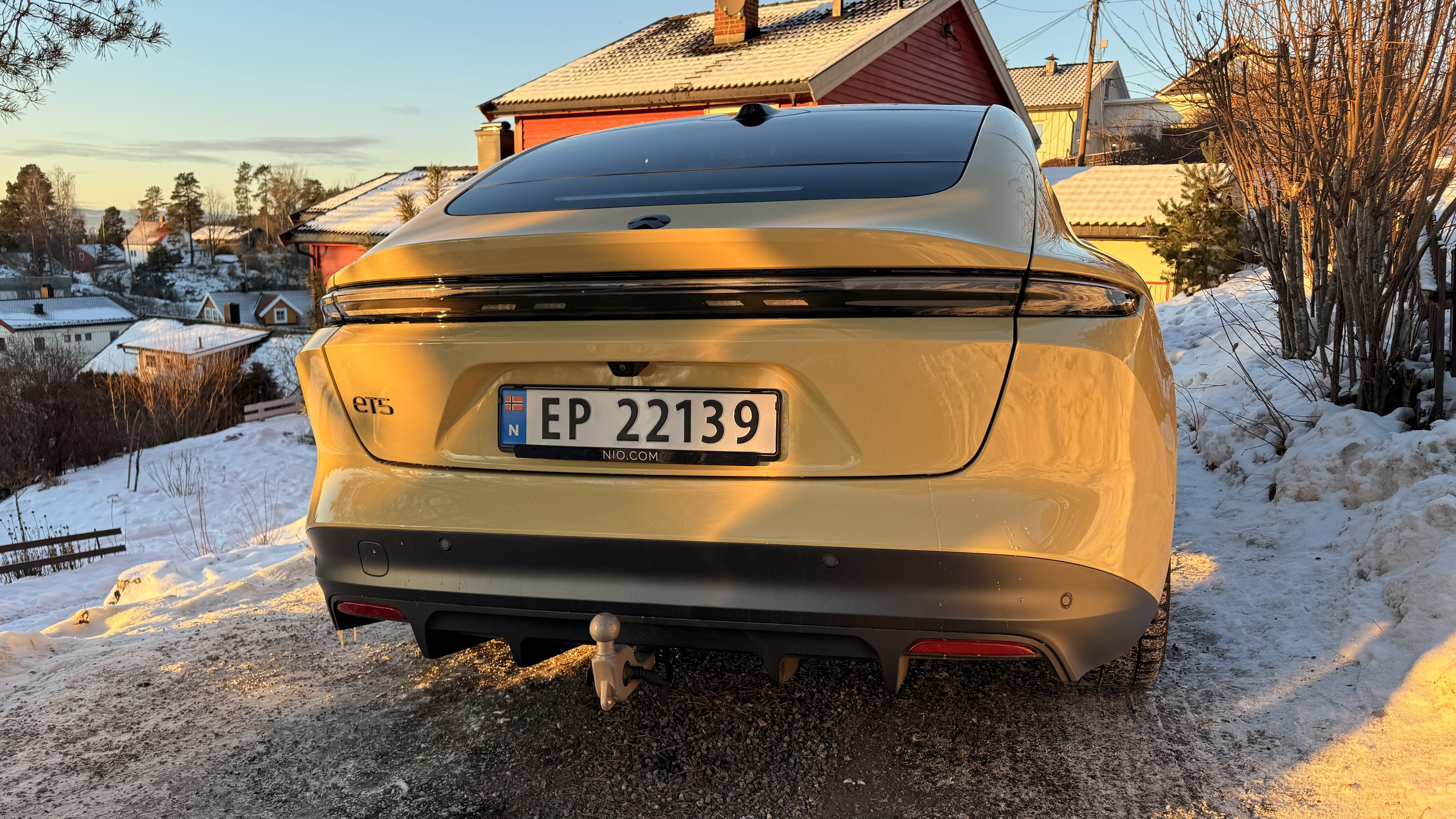 Nio ET5 with GPS