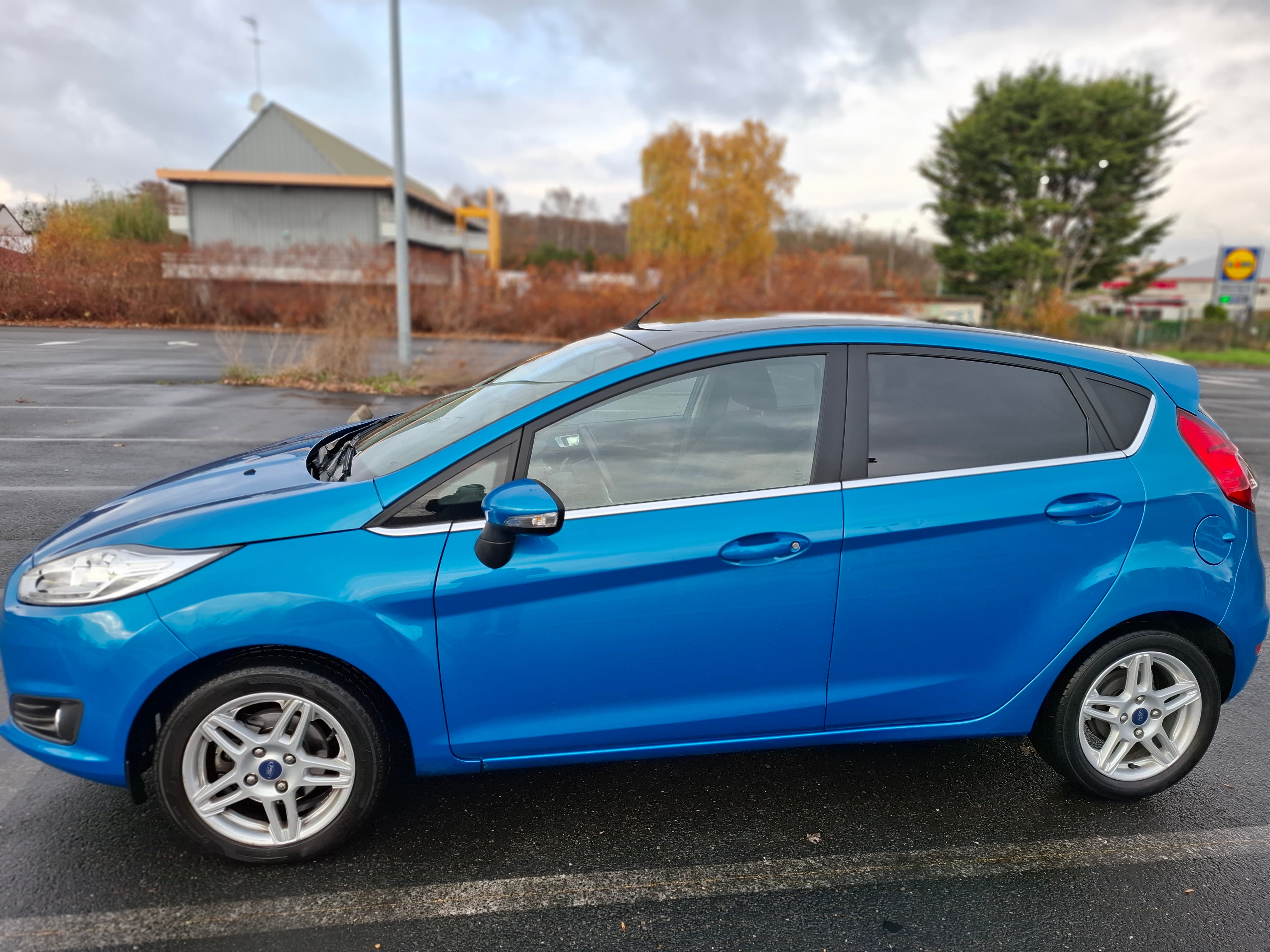 Ford Fiesta avec Climatisation