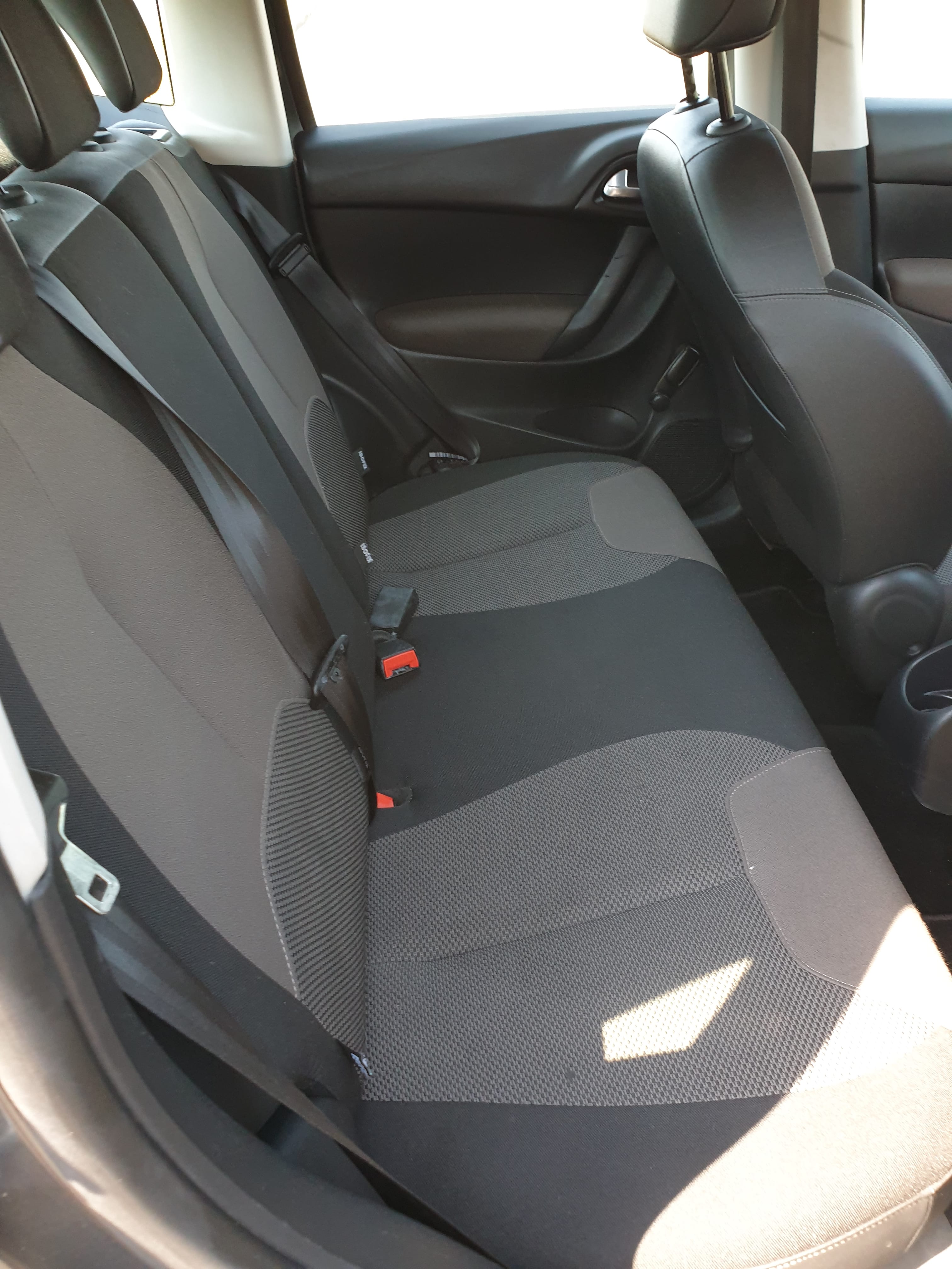 Citroen C3 1.6 BLUEHDI GRIS SHARK GPS/S&S-CLIM-RADAR DE RECUL avec Audio Bluetooth