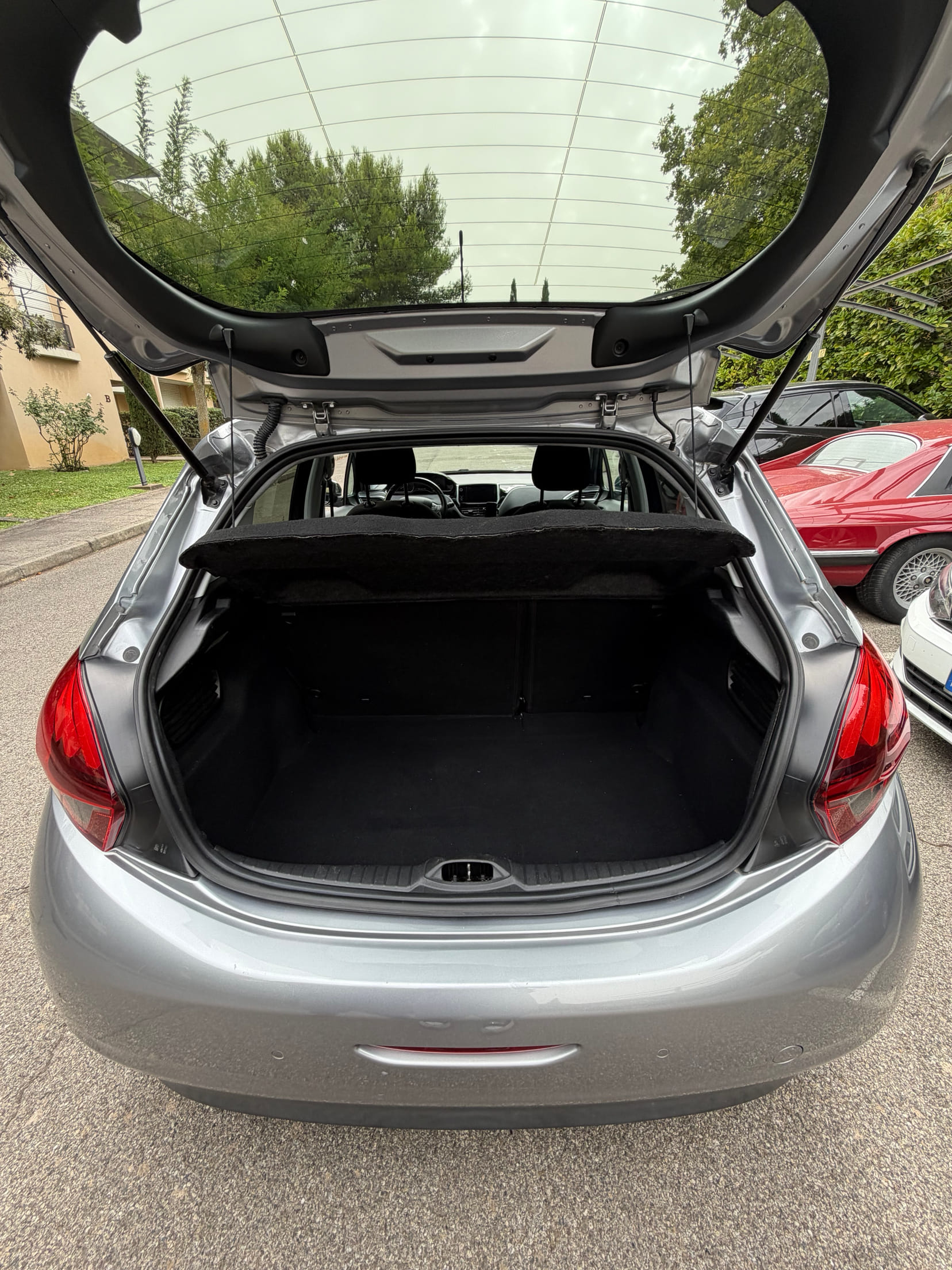 Peugeot 208 1.2 110ch/TECH ÉDITION avec Audio Bluetooth