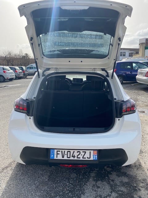 Peugeot 208 avec Entrée audio / iPod