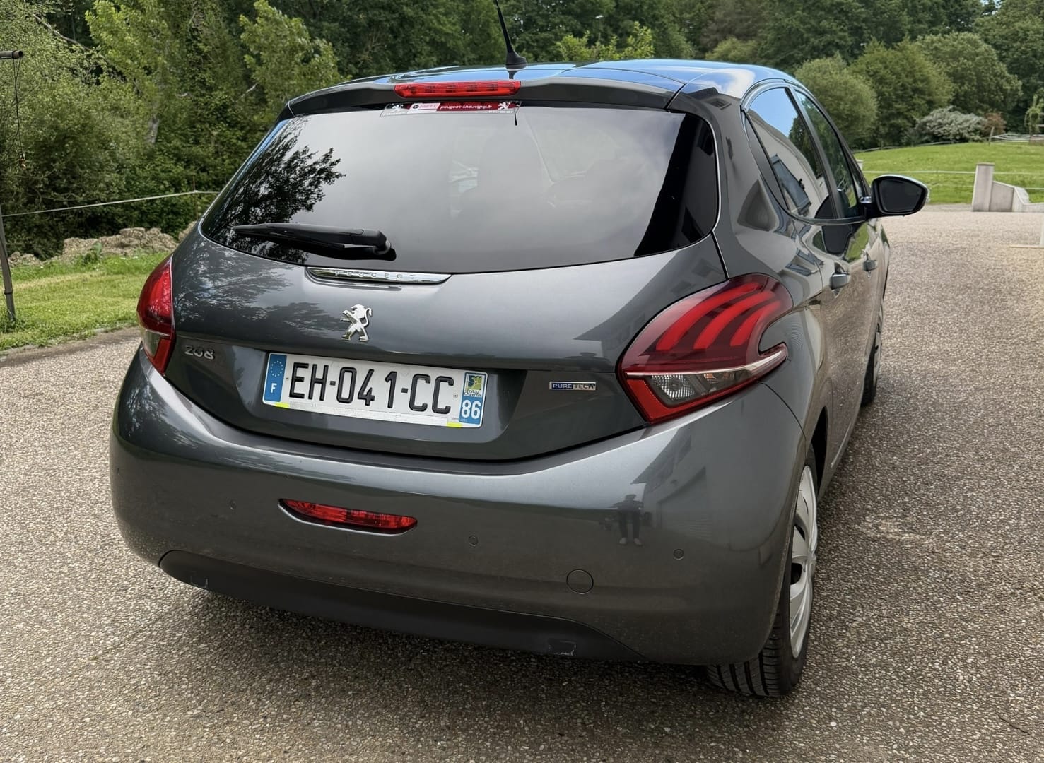 Peugeot 208 with Bluetooth audio