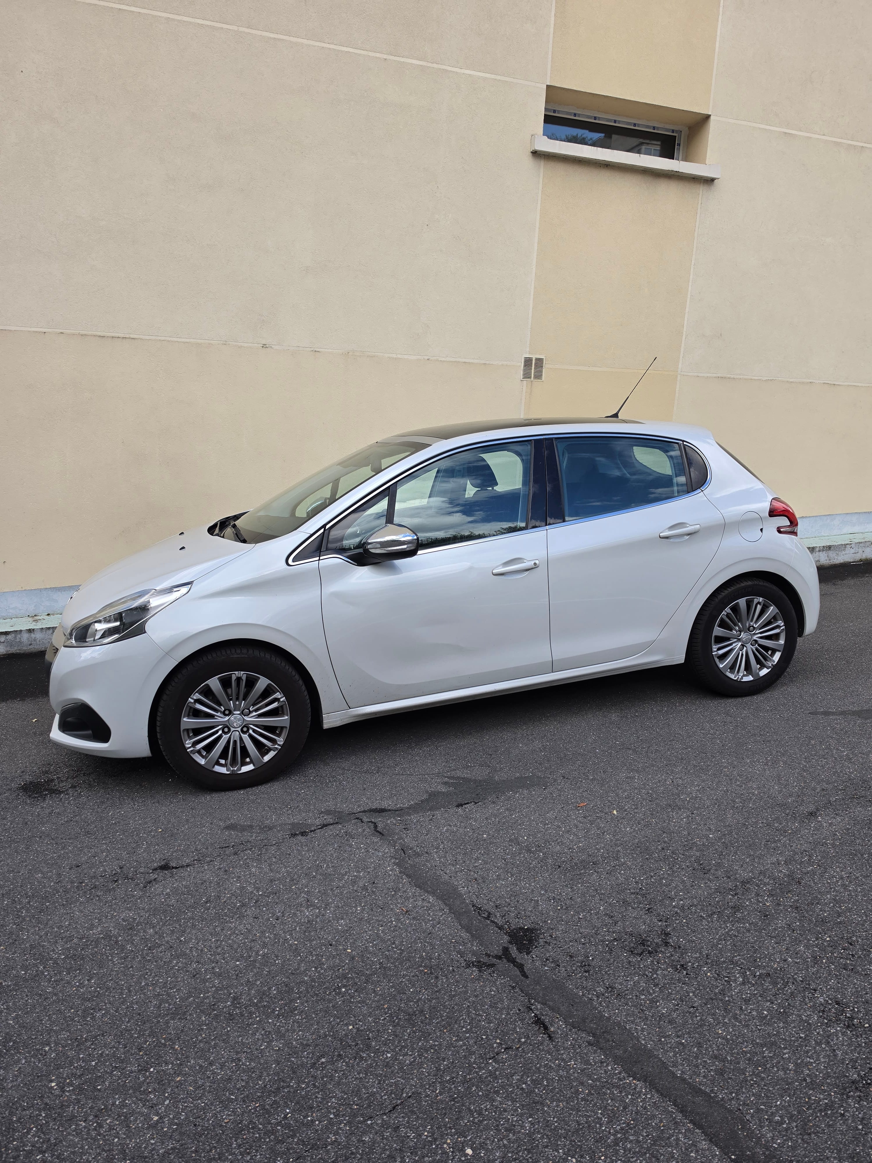 Peugeot 208 avec Climatisation