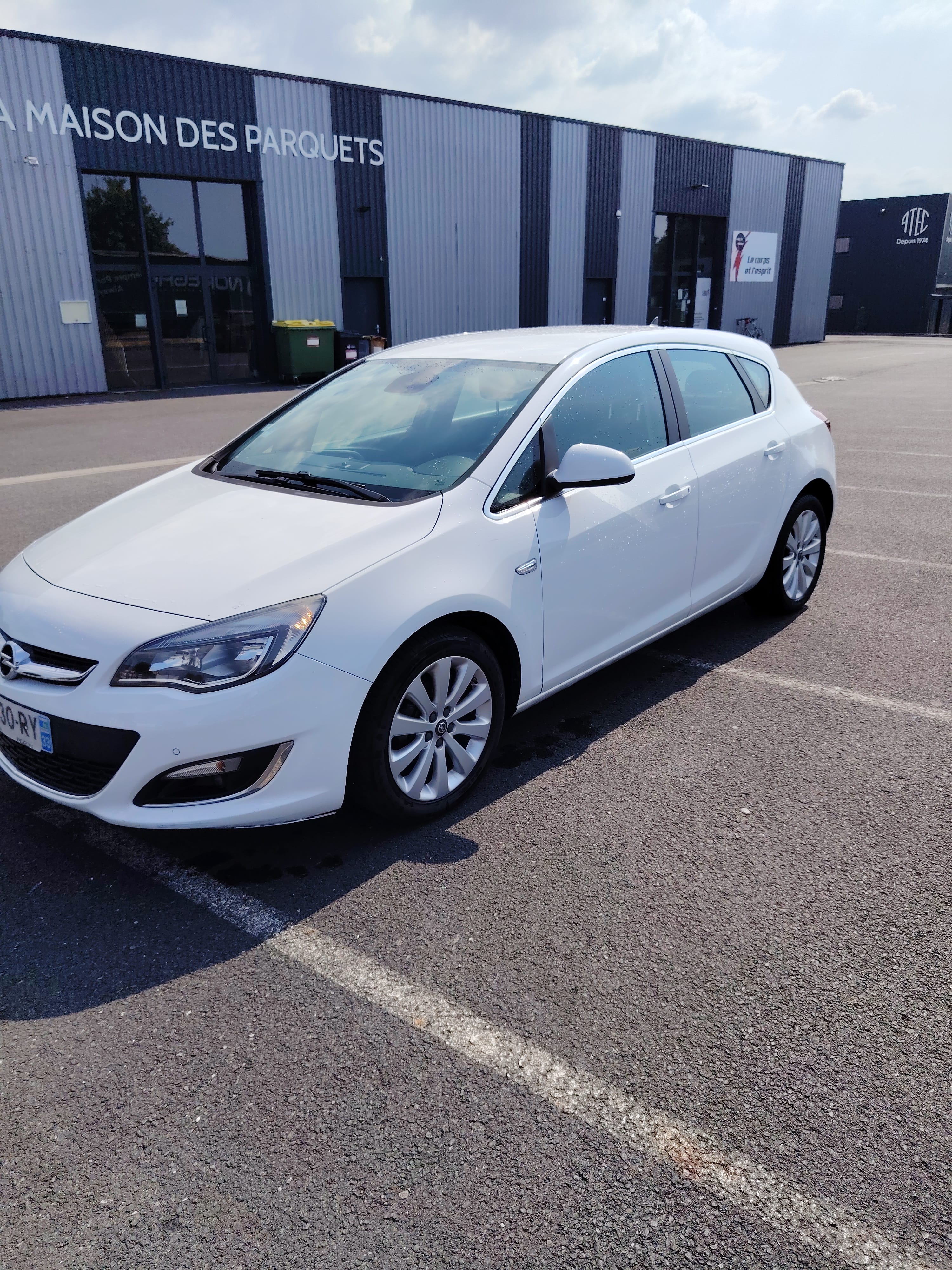 Opel Astra, 2014, Essence 95
