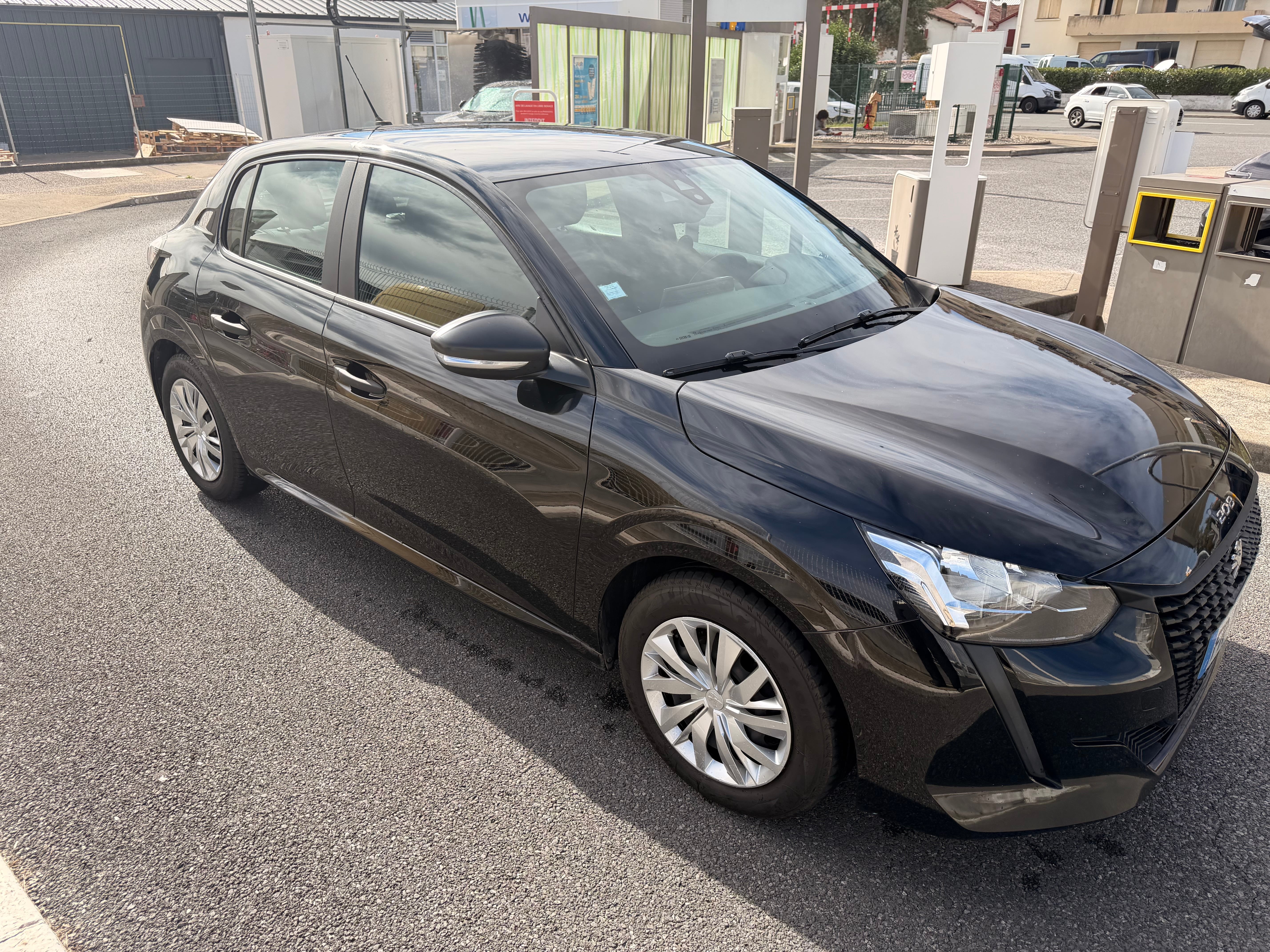 Peugeot 208 with Air conditioning