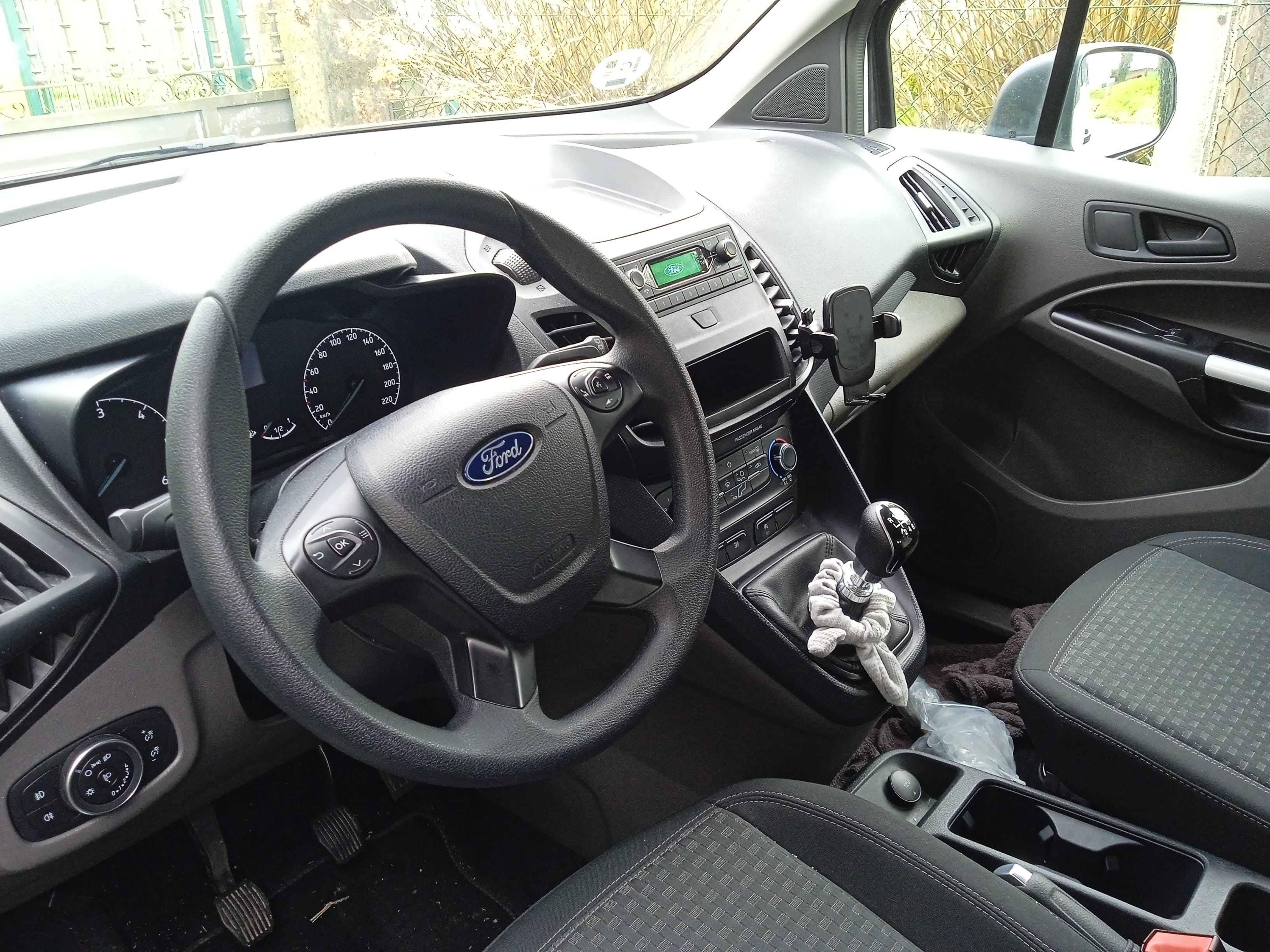 Ford Transit Connect con Entrada de Audio/iPod