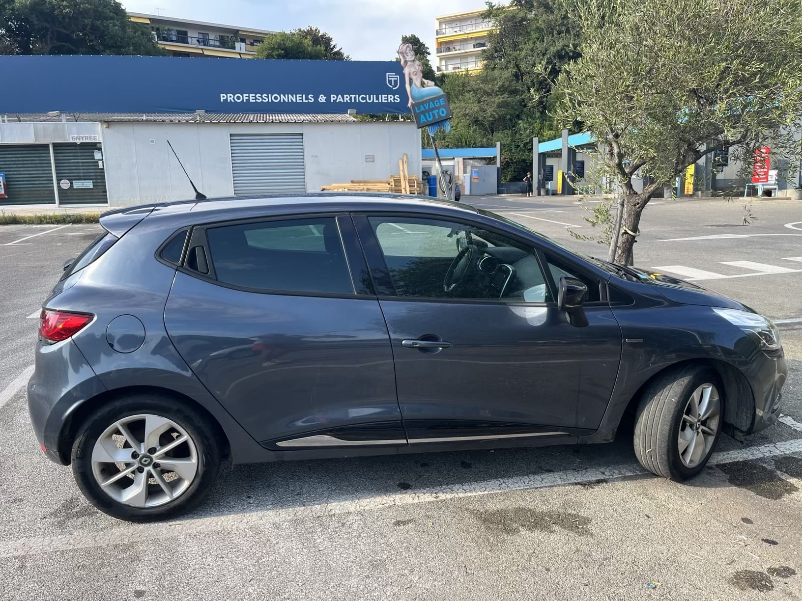 Renault Clio avec Climatisation