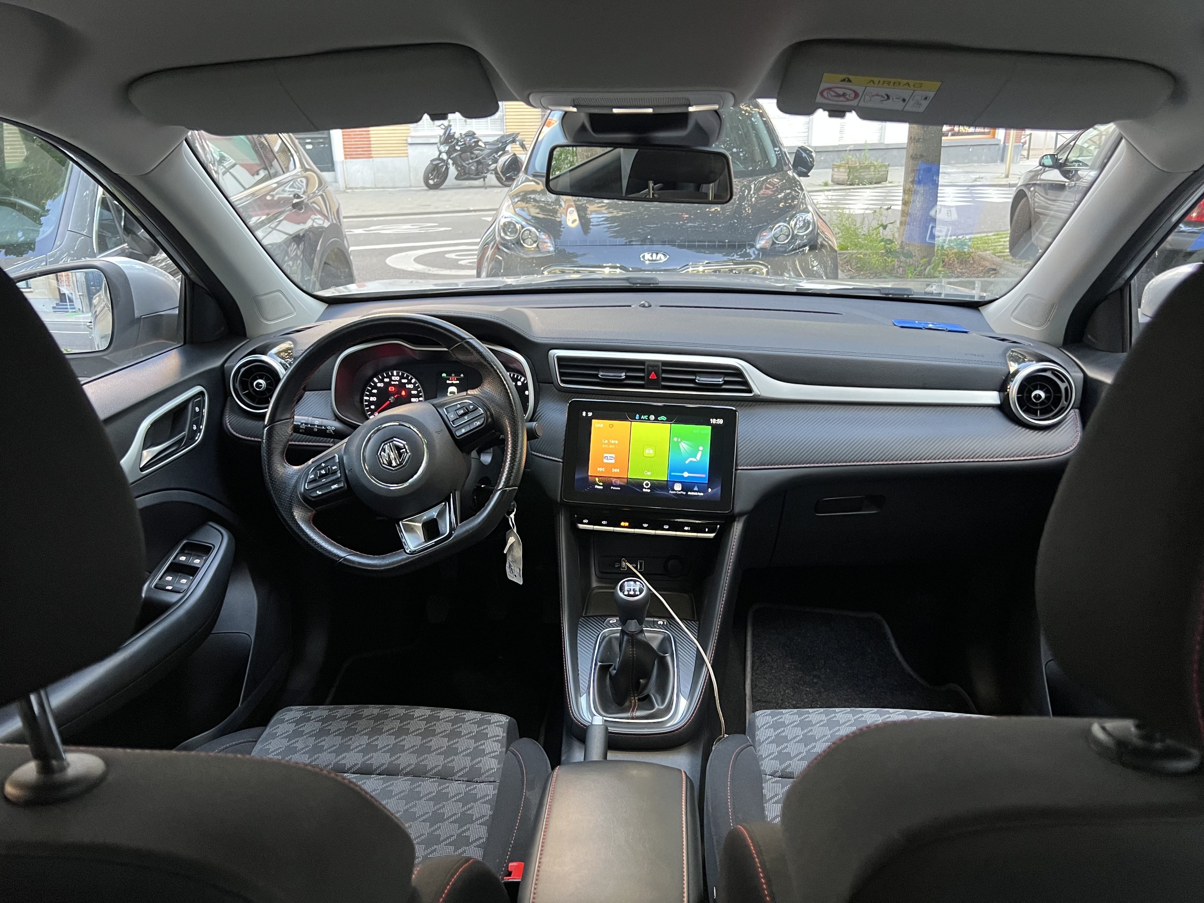 MG ZS mit Navigationsgerät
