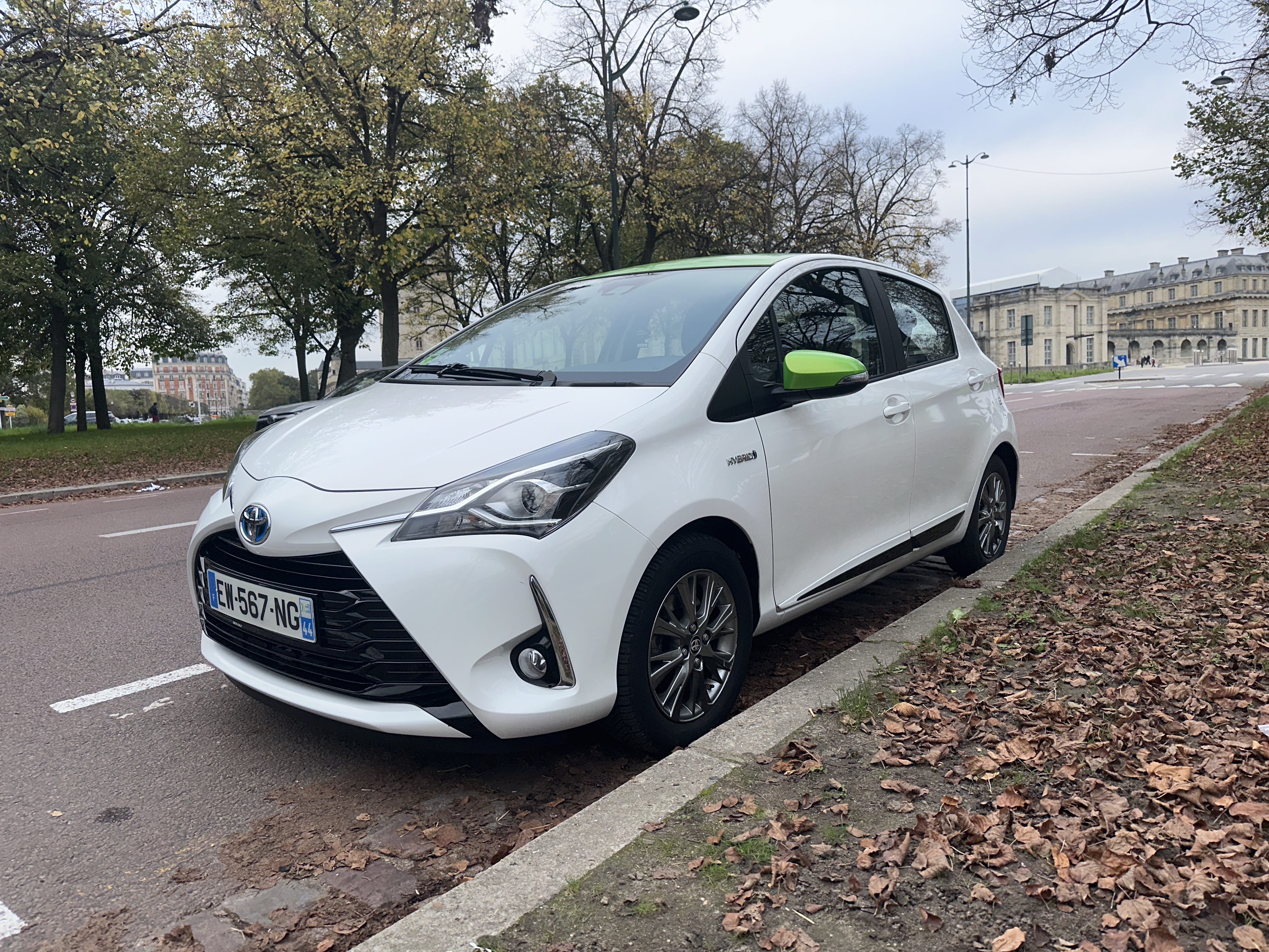 Toyota Yaris Hybride, 2018, Essence 95 / Électrique (hybride), automatique